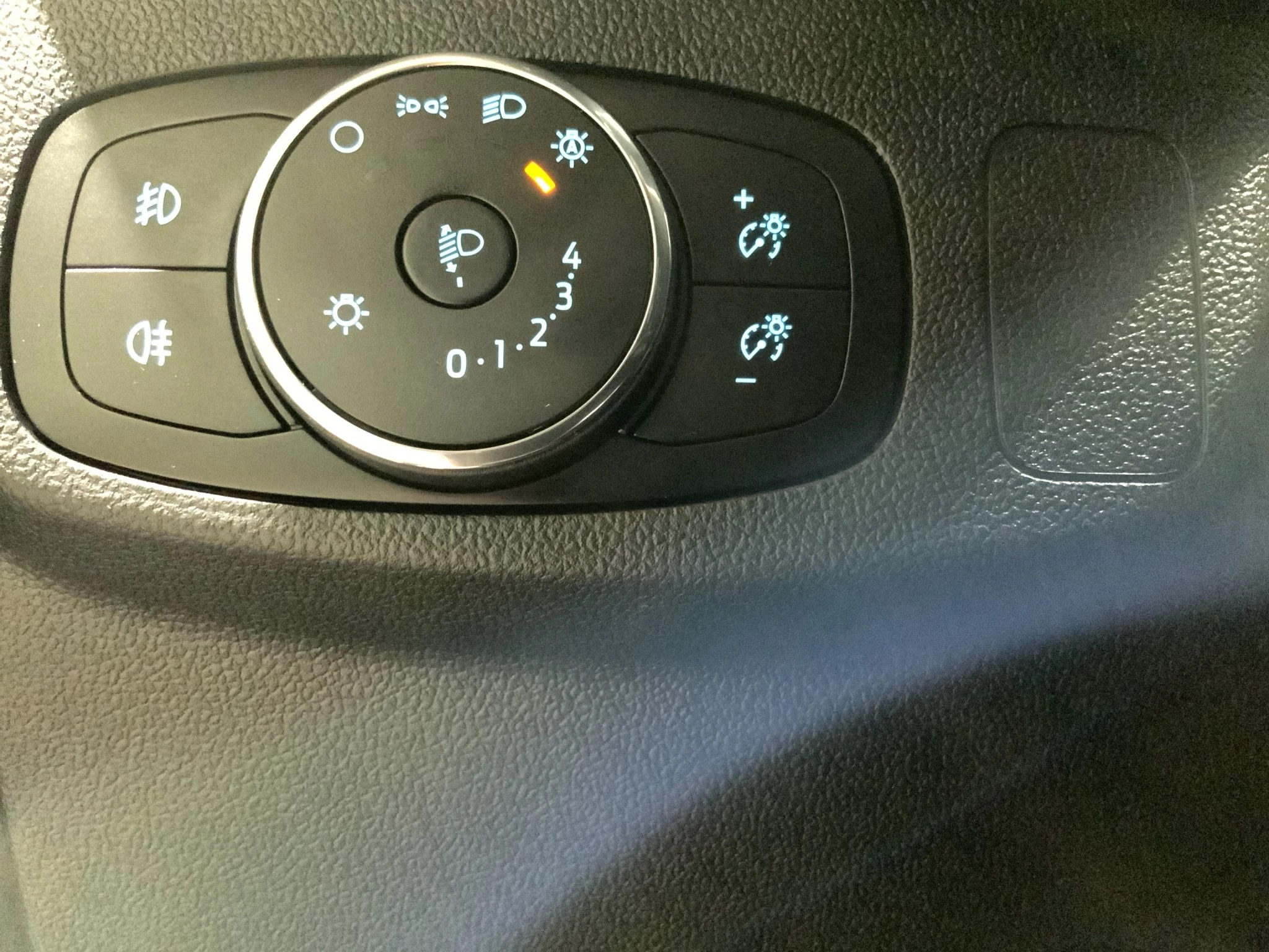 Ford Focus ST-Line X Turnier Aut.*AHK*ACC*HUD*KAM*NAVI*WINTER-PKT.