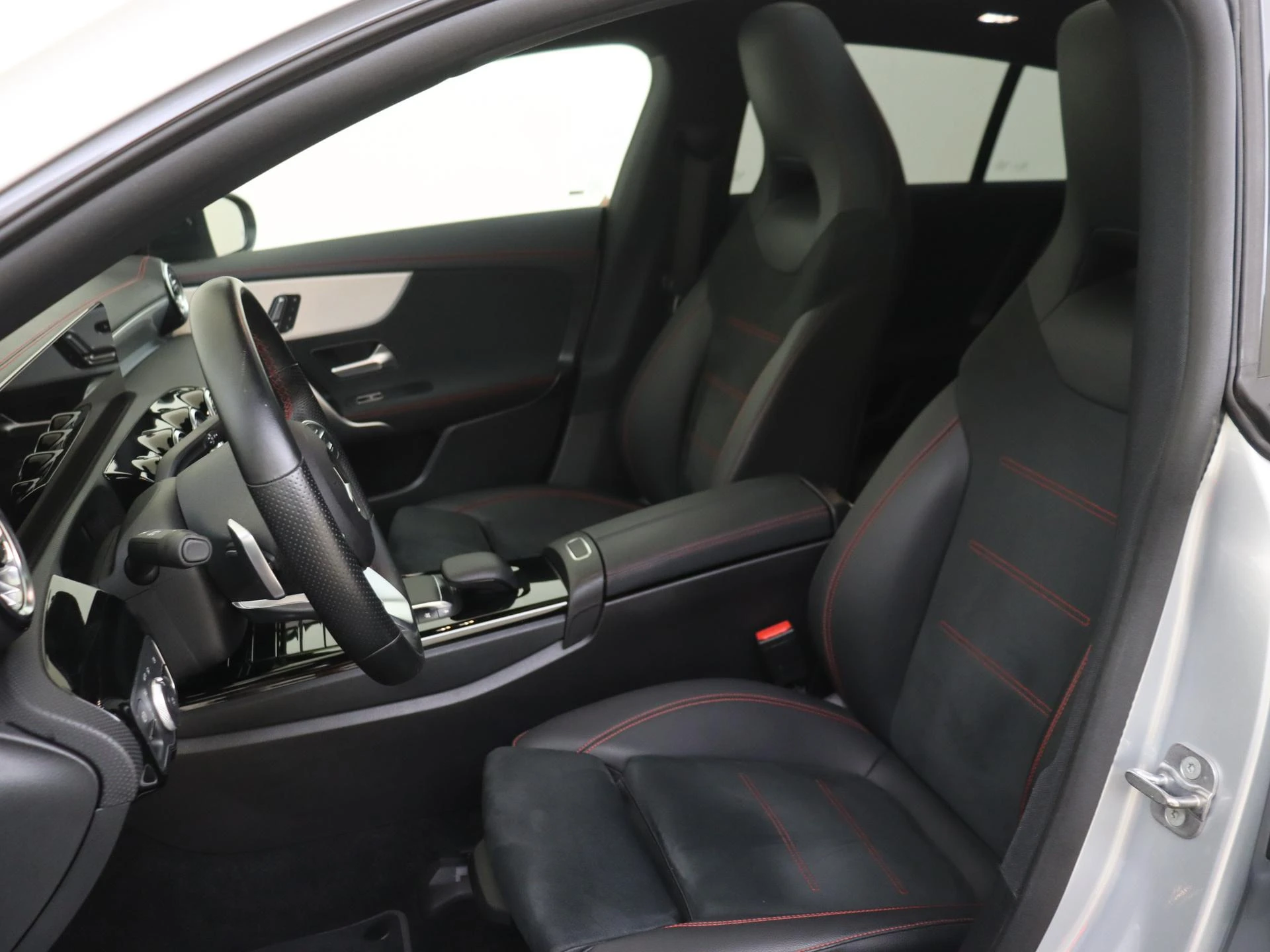 Mercedes-Benz-CLA-image-10