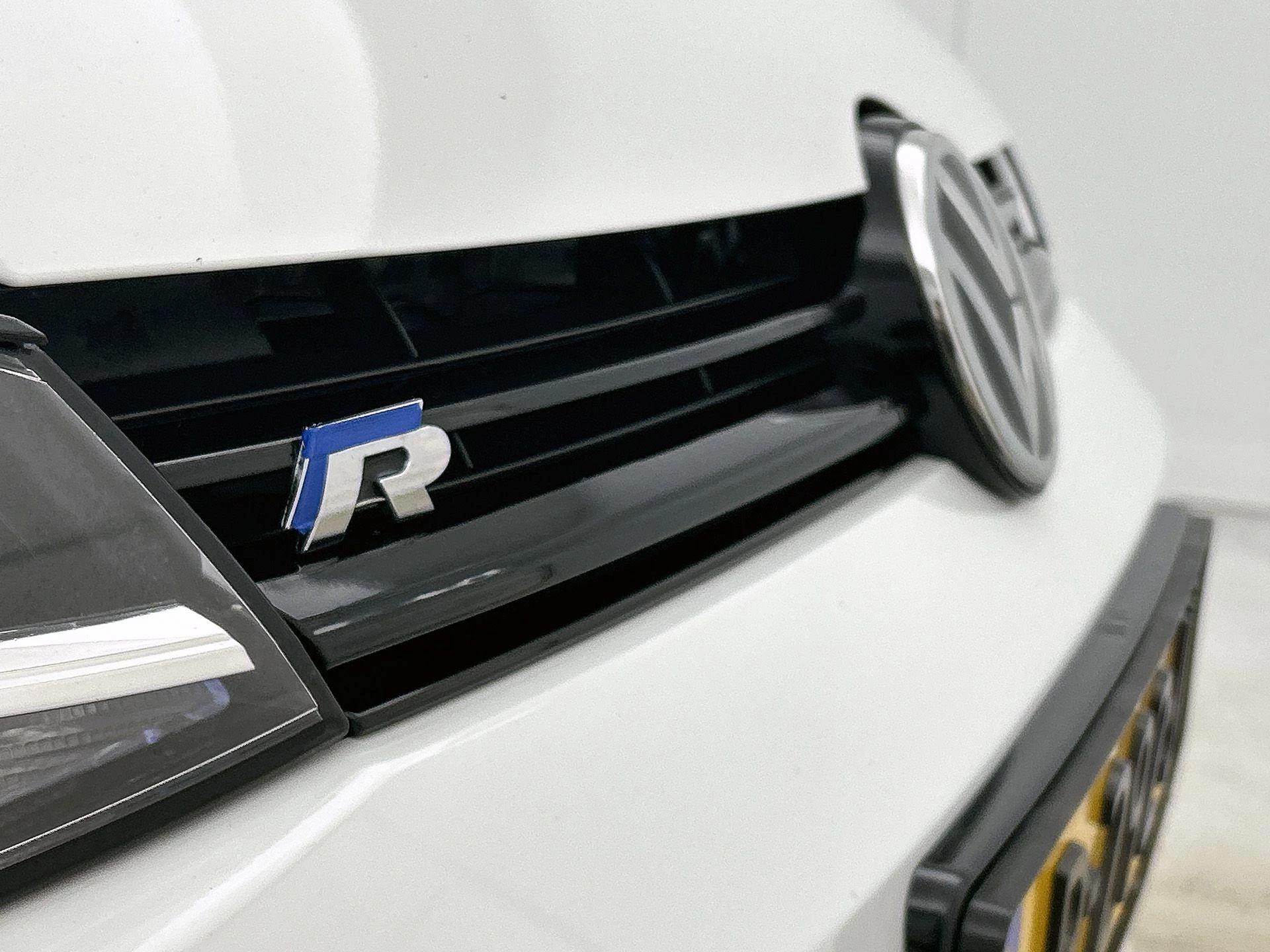 Volkswagen-Golf-image-12