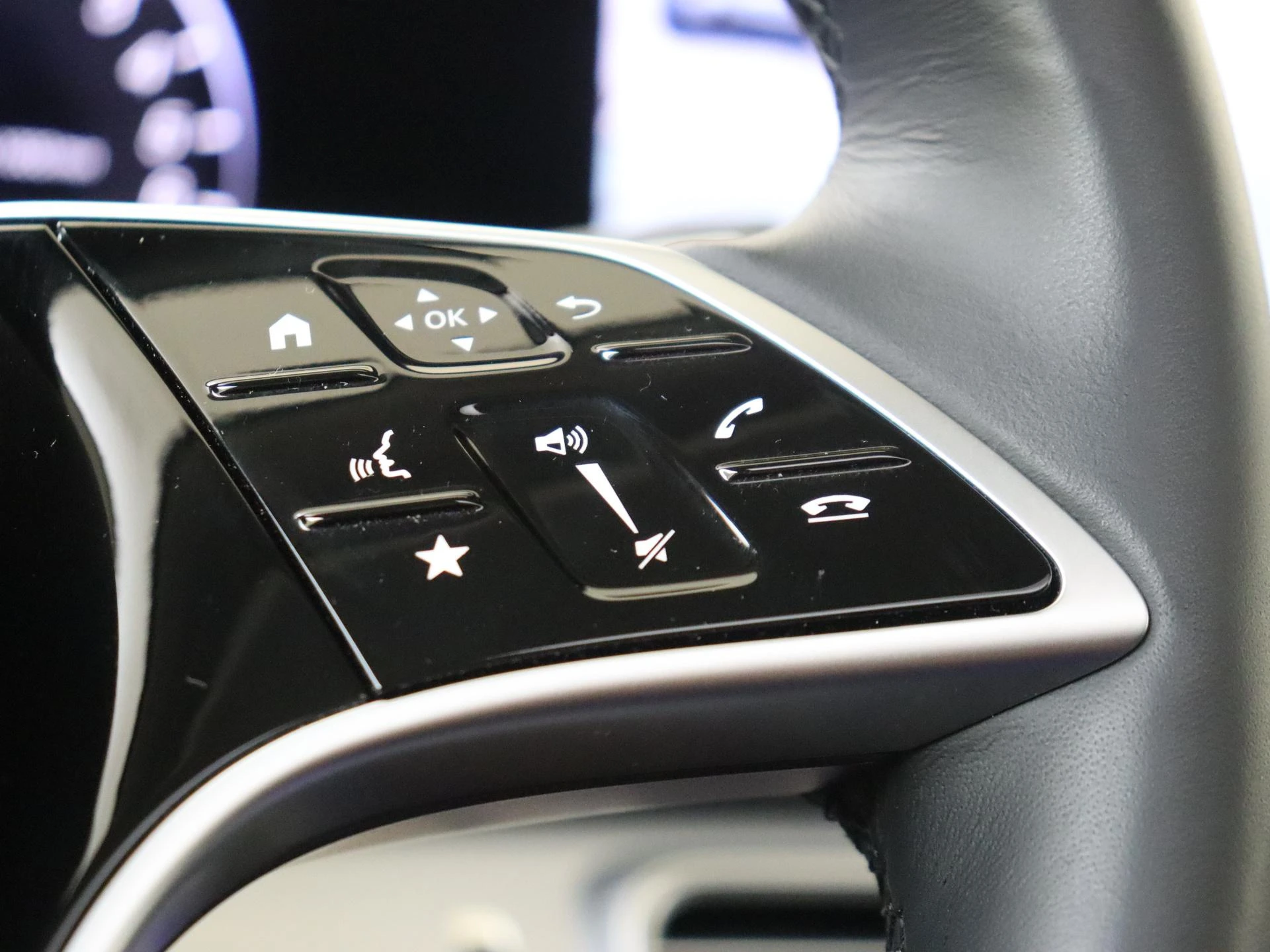 Mercedes-Benz-GLE-image-12