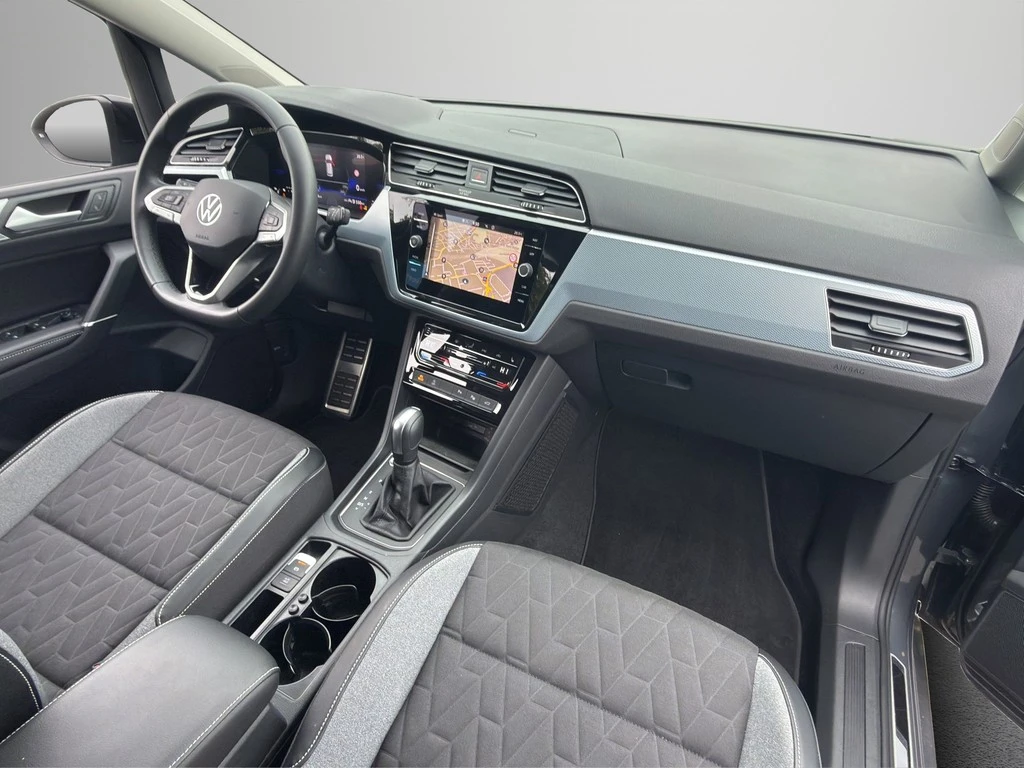 Volkswagen-Touran-image-7