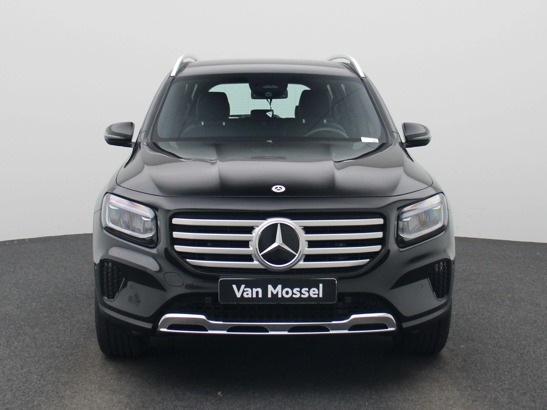 Mercedes-Benz-GLB-image-2