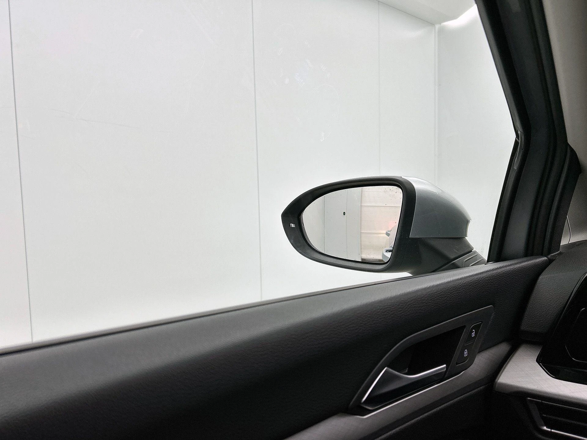 Volkswagen-Golf-image-19