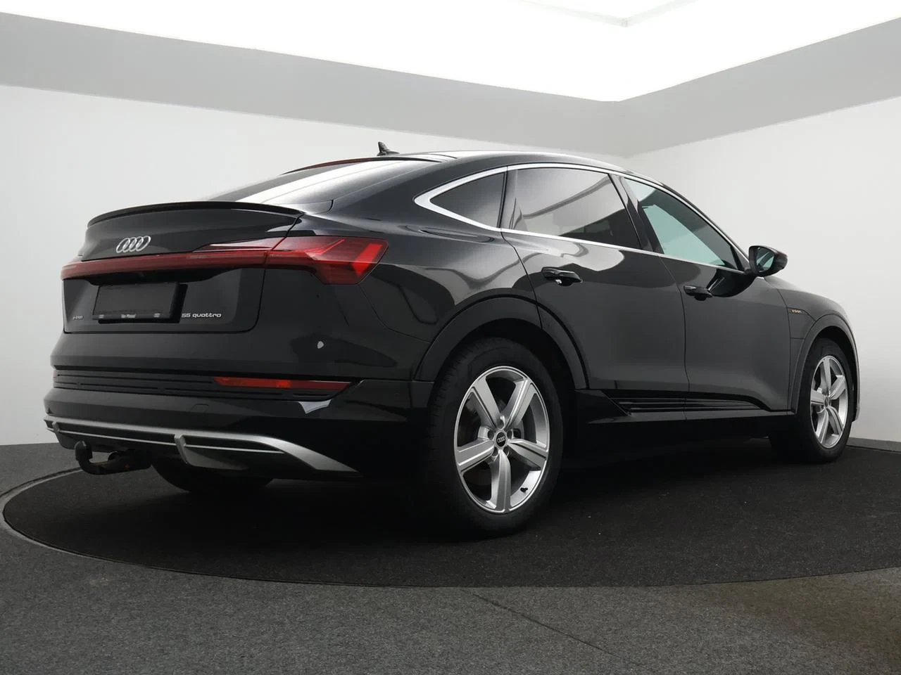 Audi-e-tron-image-1