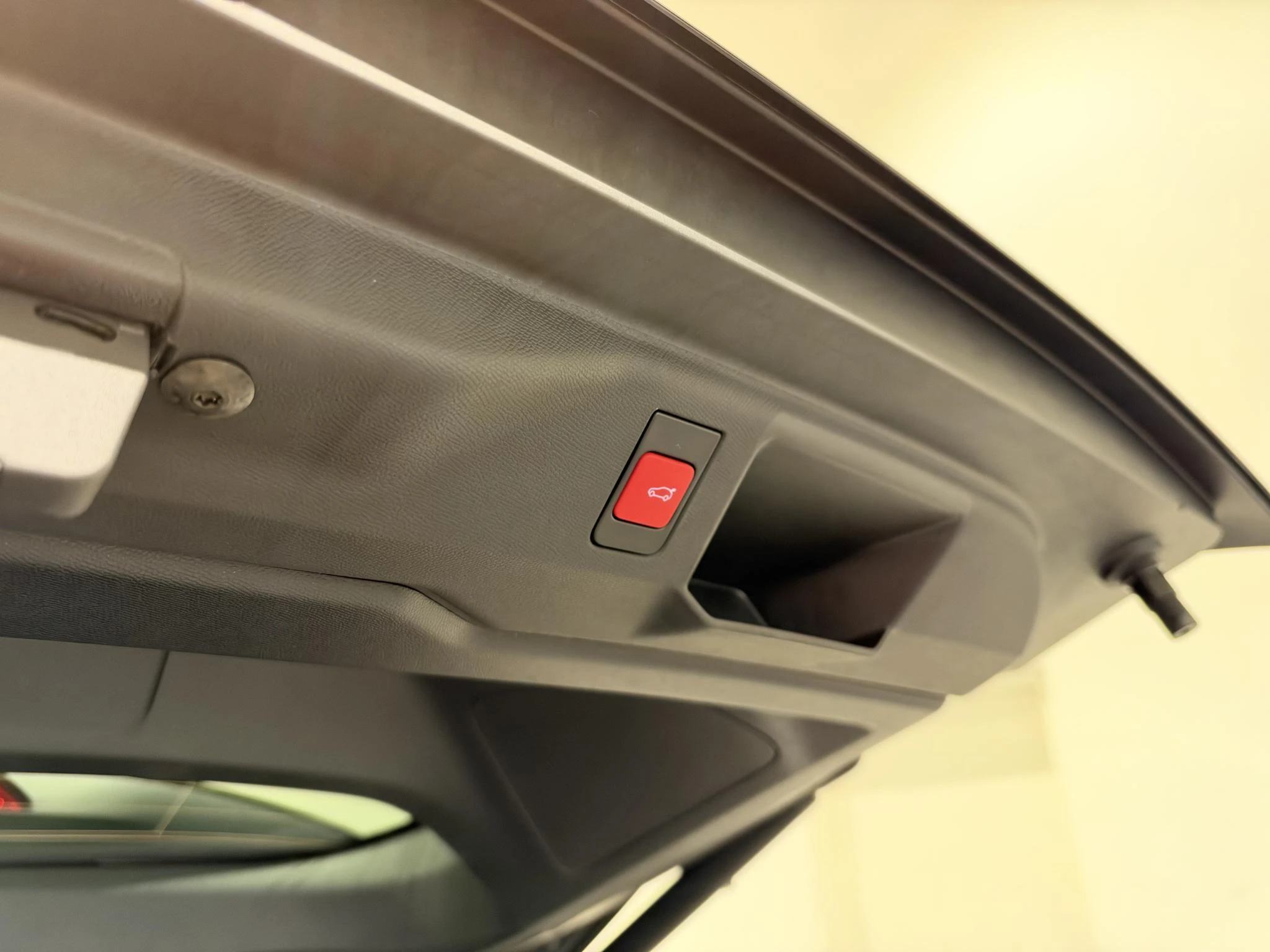 Peugeot-e-5008-image-14