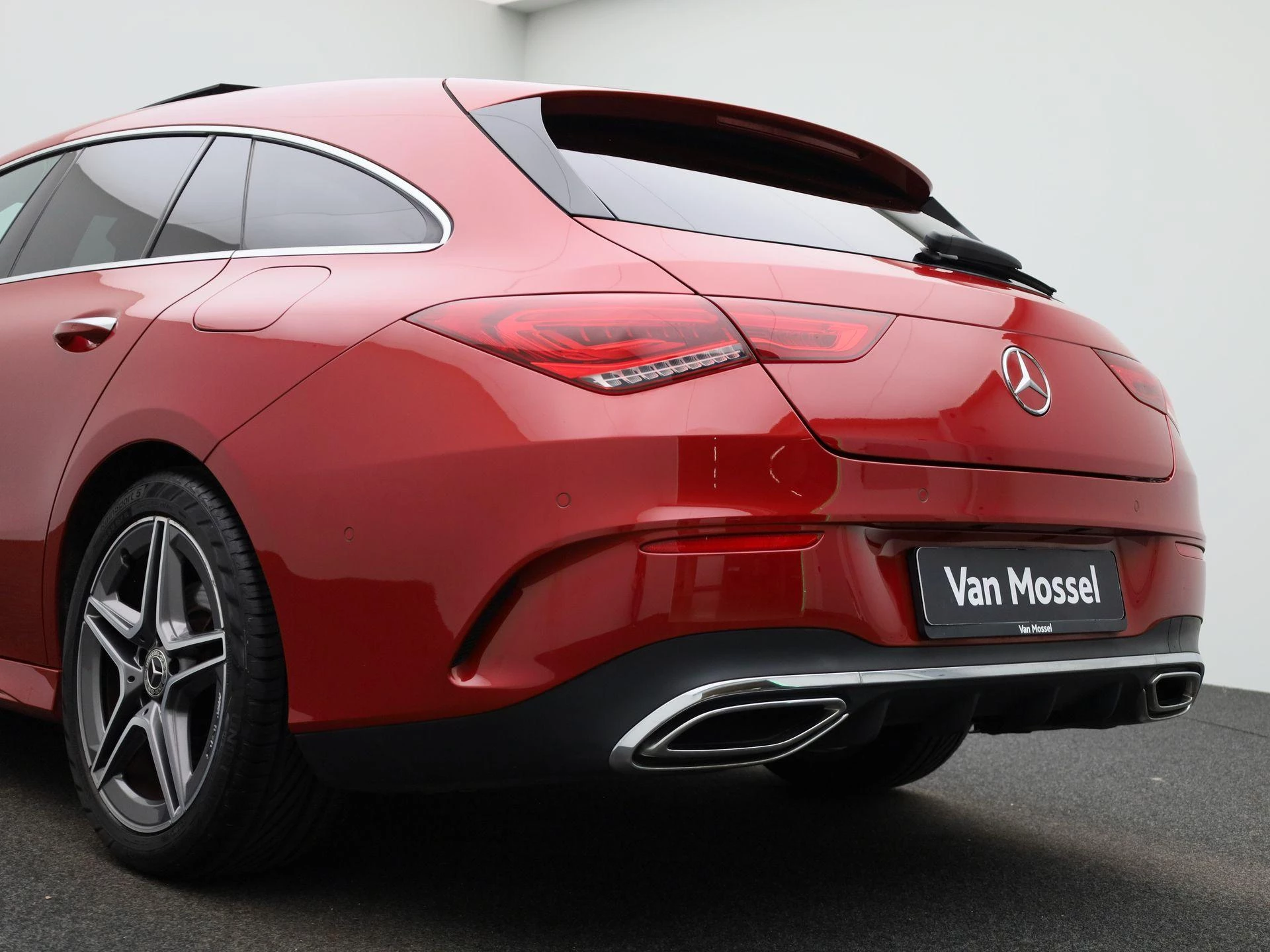 Mercedes-Benz CLA 180 d AMG Line Shooting Brake + CARPLAY + PANO DAK + TREKHAAK + MEMORY SEATS +