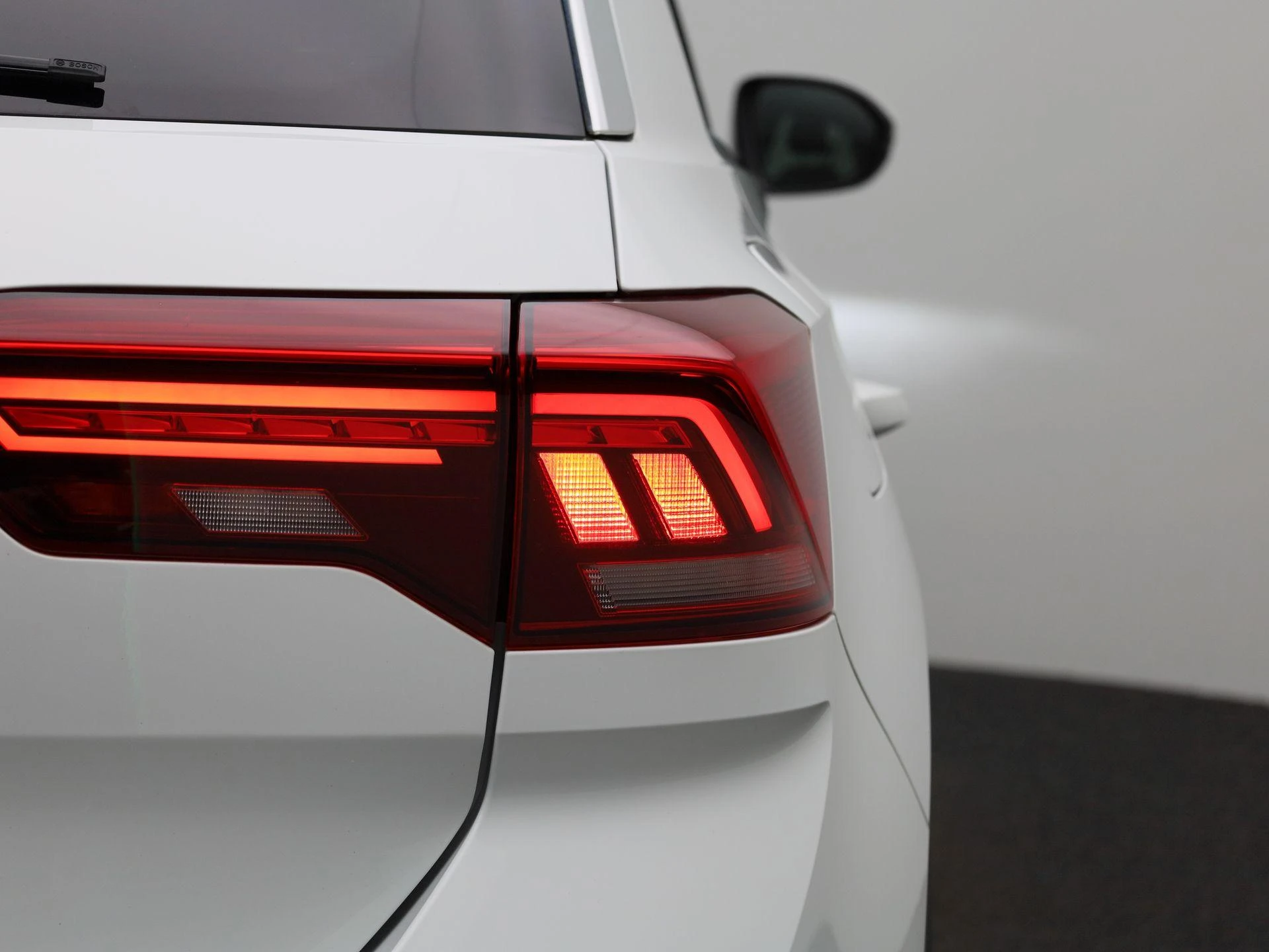 Volkswagen-T-Roc-image-34