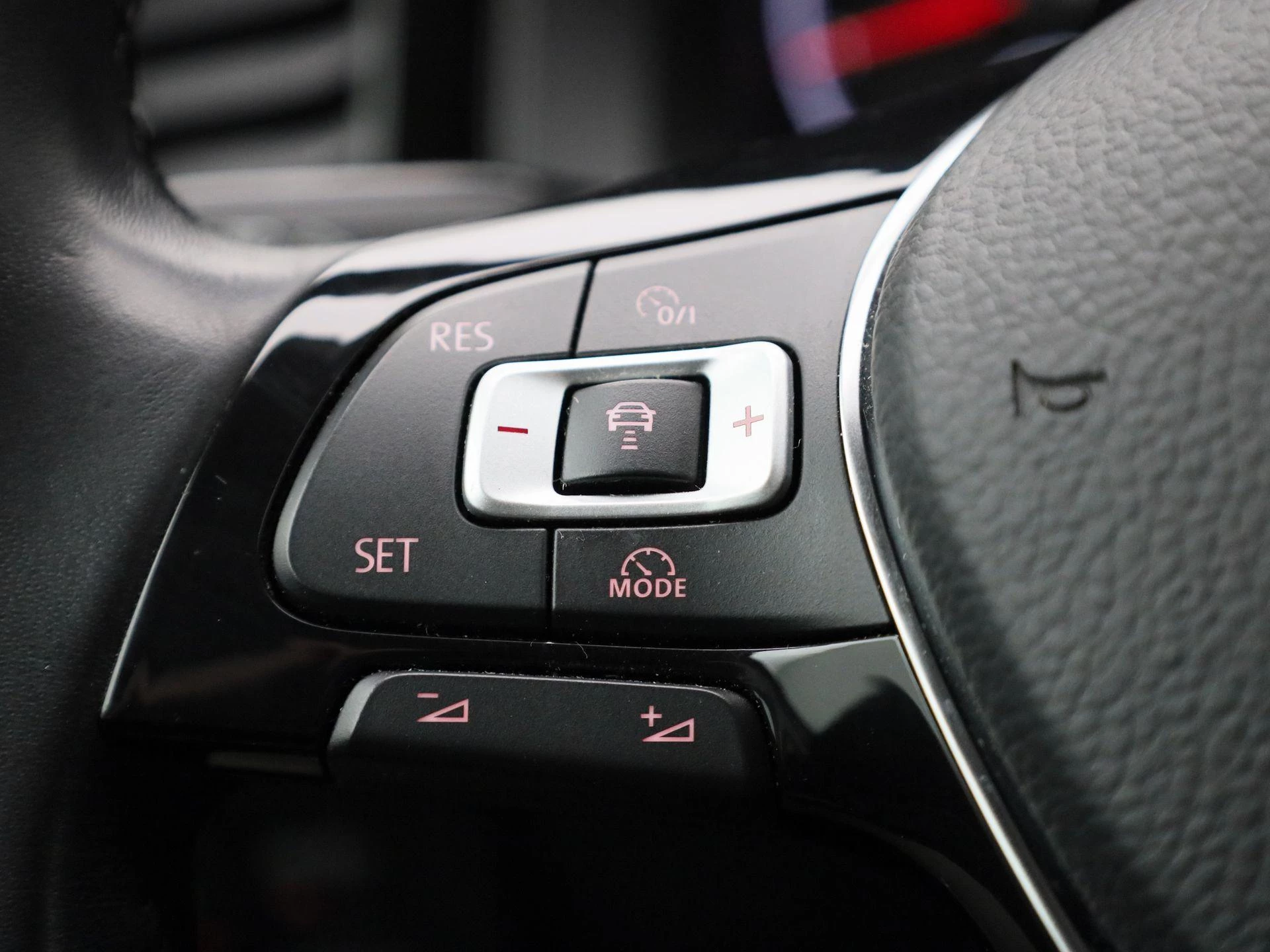 Volkswagen-Polo-image-17