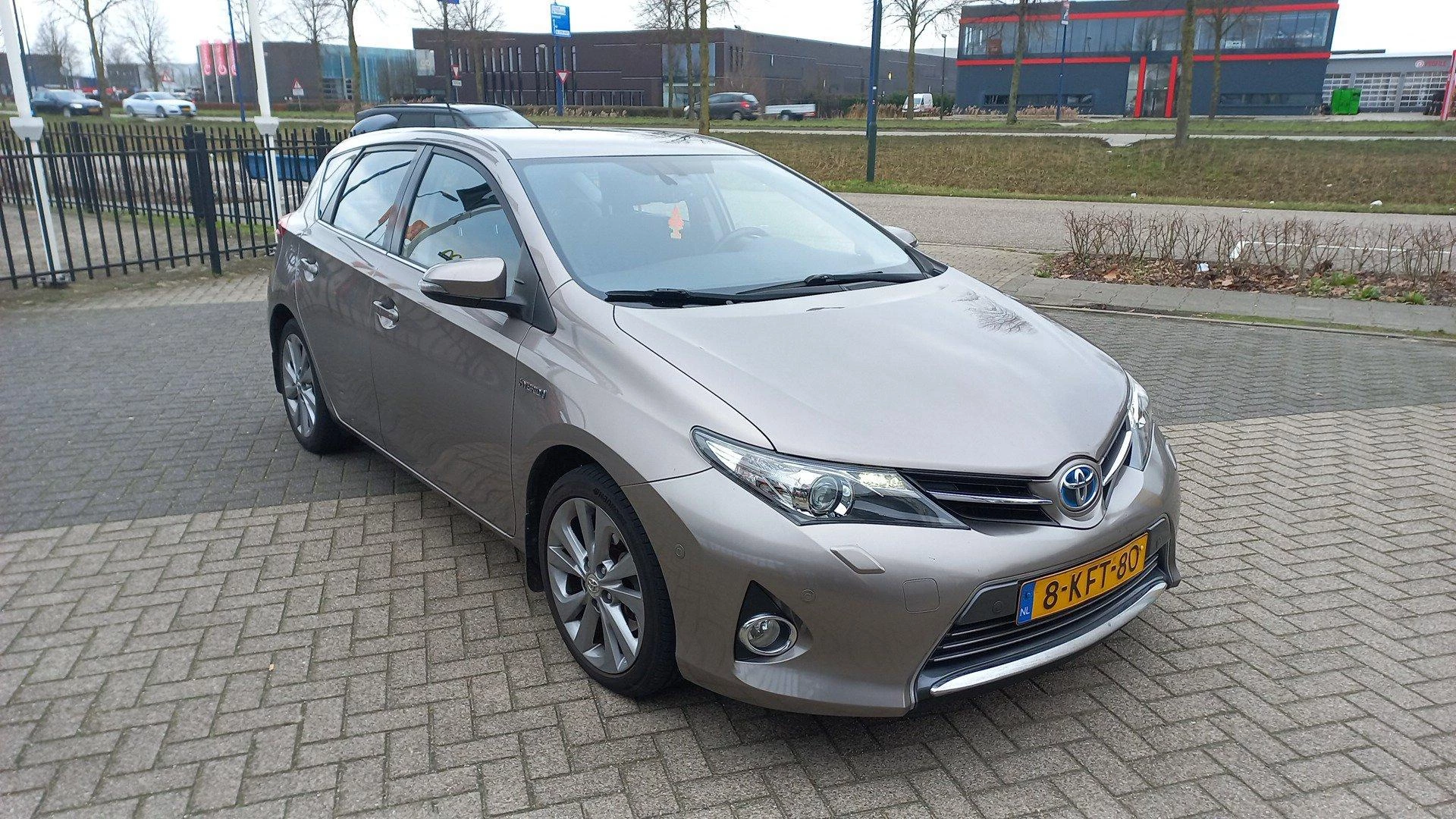 Toyota Auris 1.8 Hybrid Lease Pro