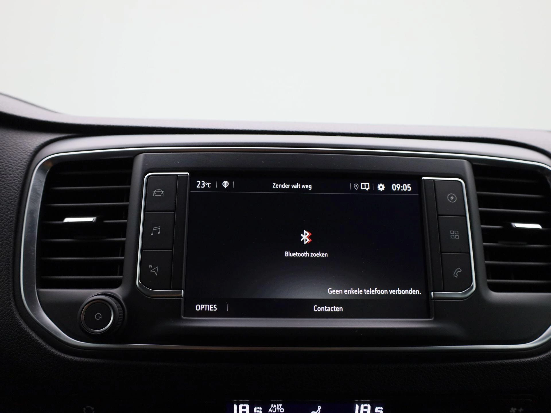 Opel-Zafira e-Life-image-23