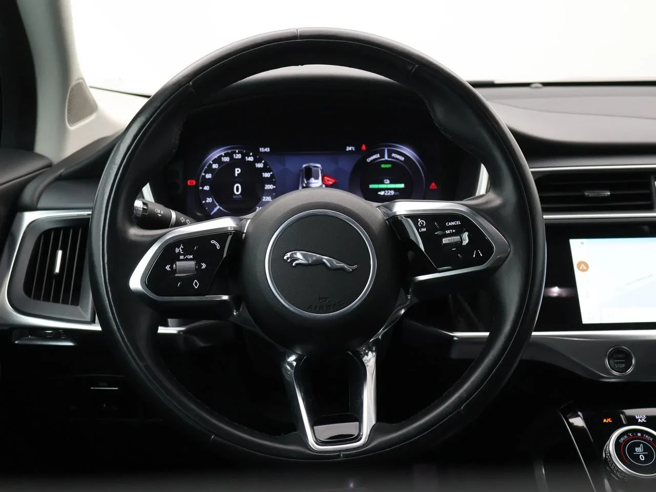 Jaguar-I-PACE-image-7