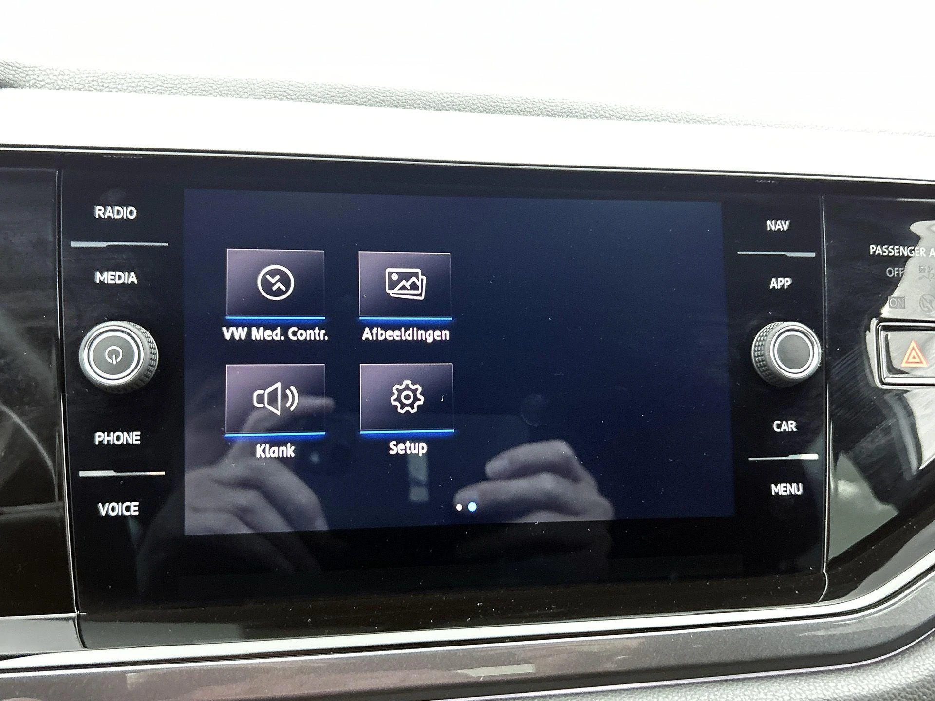 Volkswagen-Polo-image-9