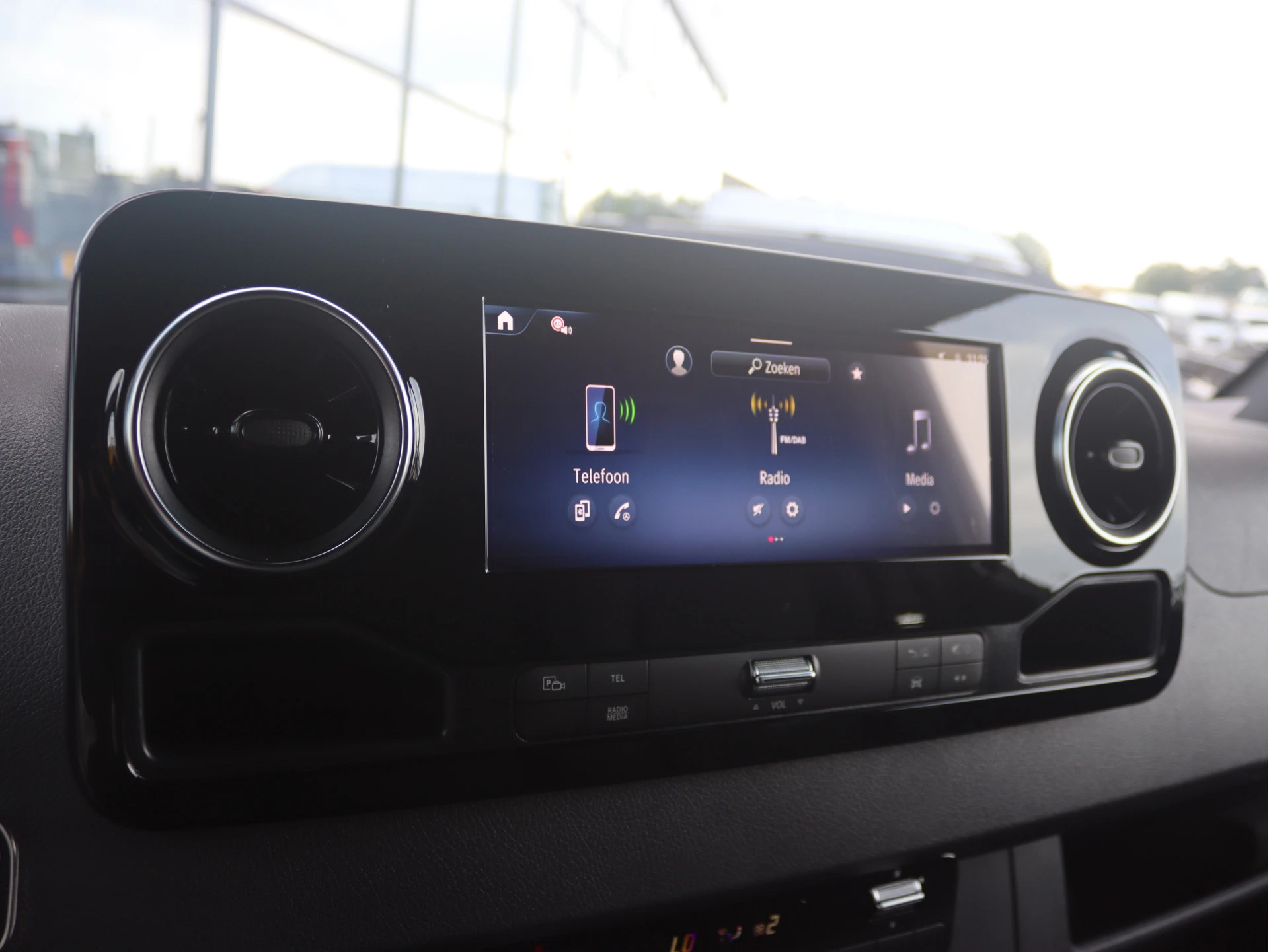 Mercedes-Benz-Sprinter-image-8