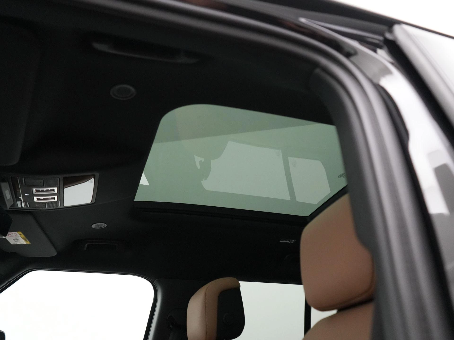 Land Rover-Defender-image-31