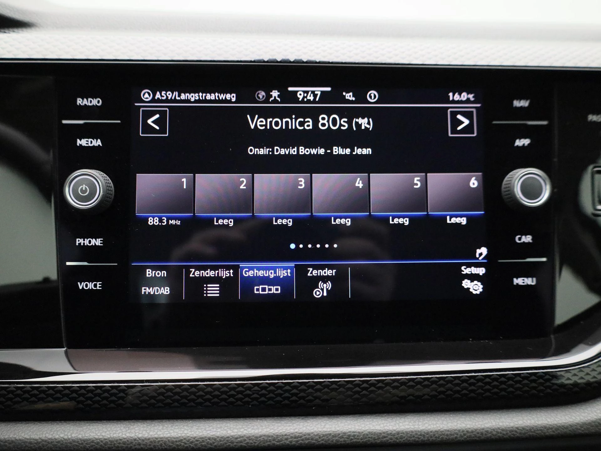 Volkswagen-Polo-image-15
