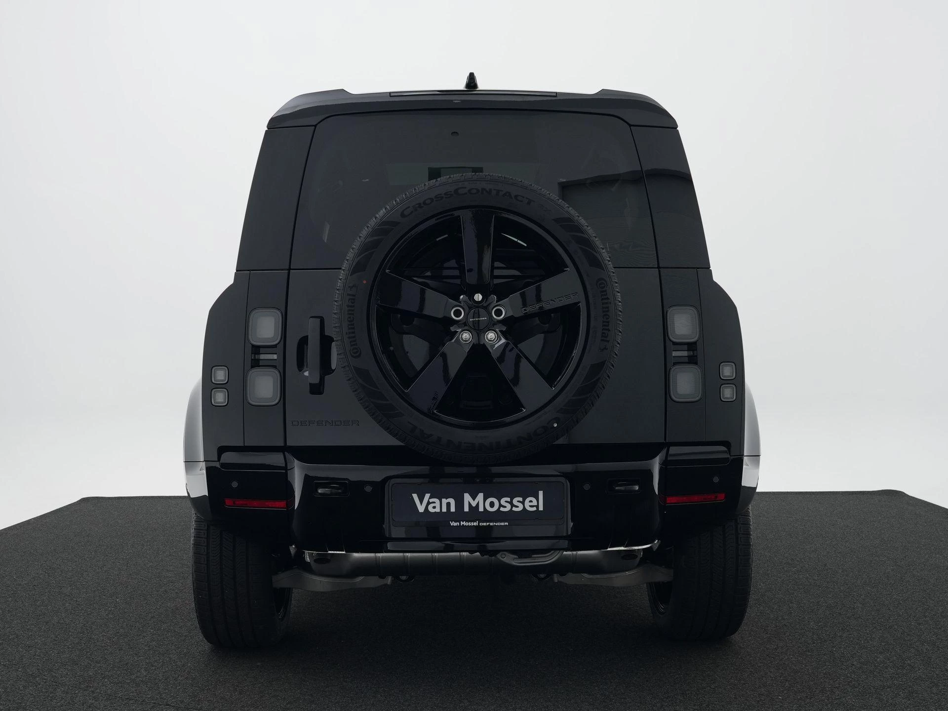 Land Rover-Defender-image-5