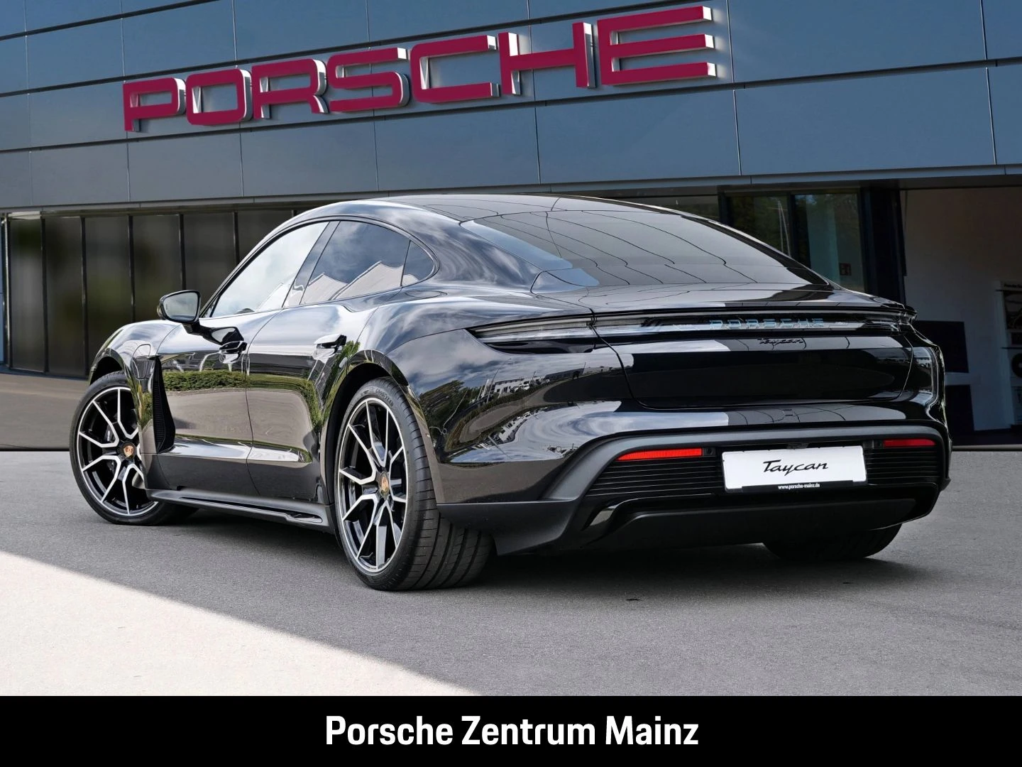 Porsche-Taycan-image-5