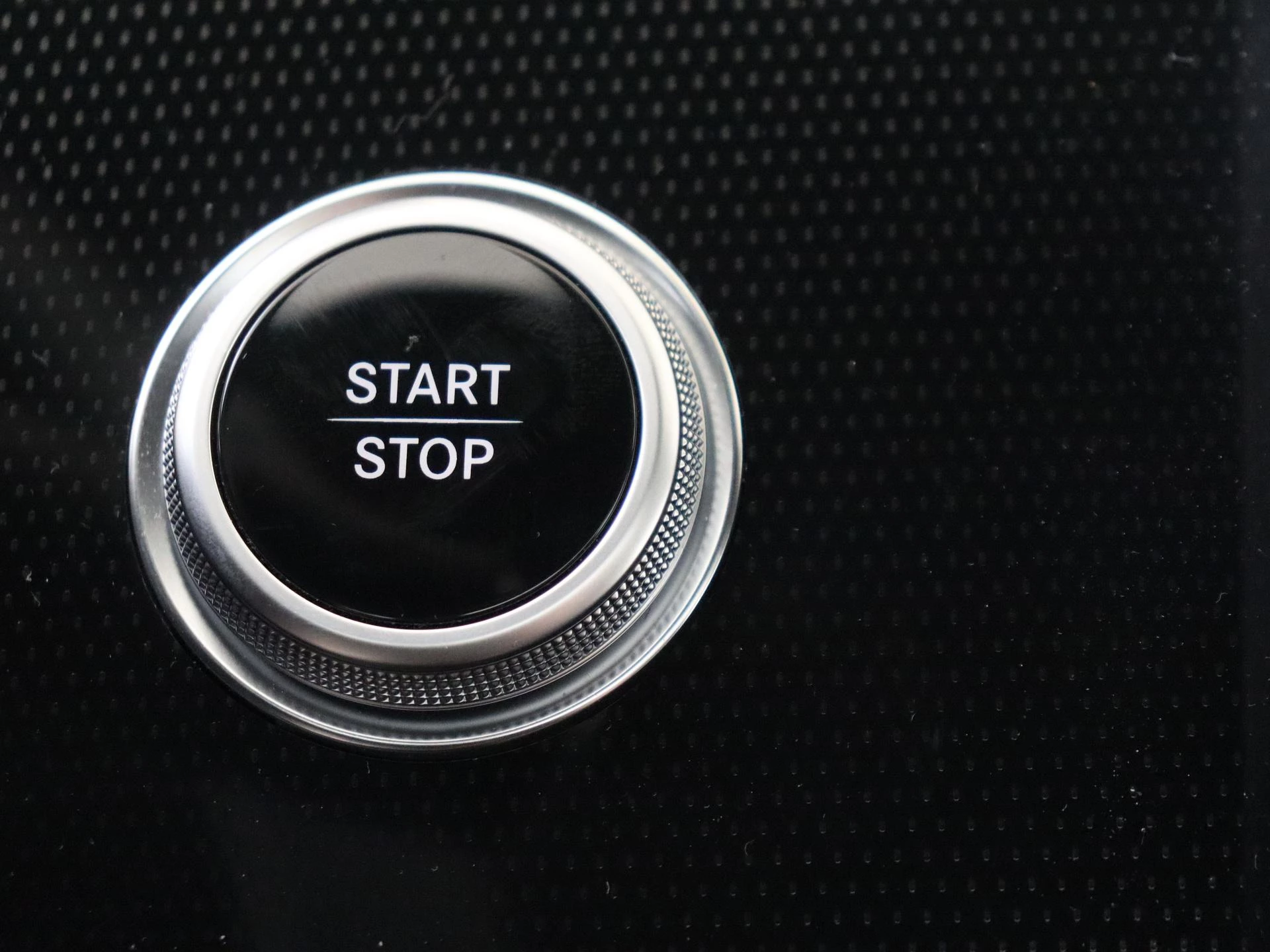 Mercedes-Benz-EQE-image-21