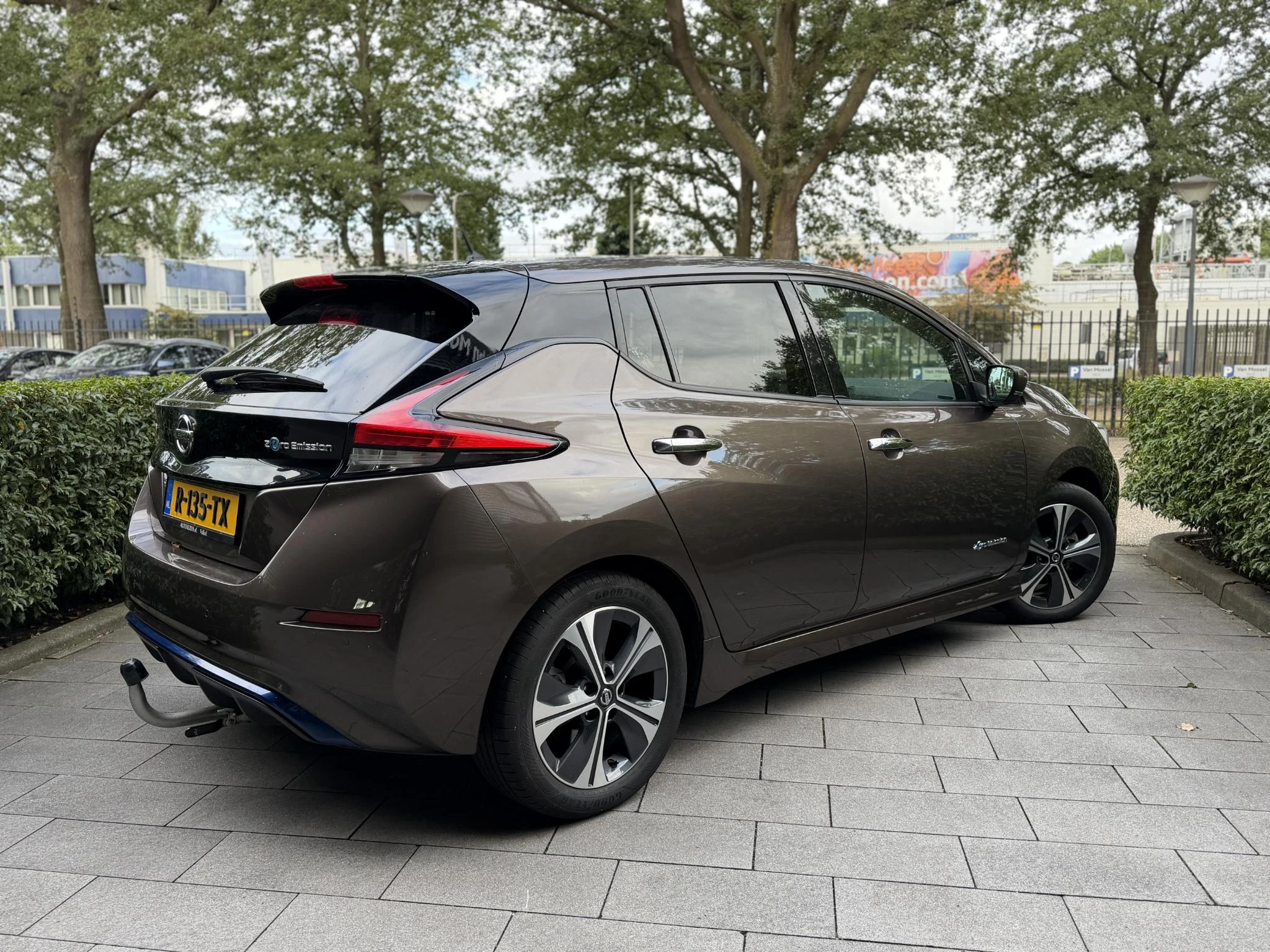 Nissan-Leaf-image-1