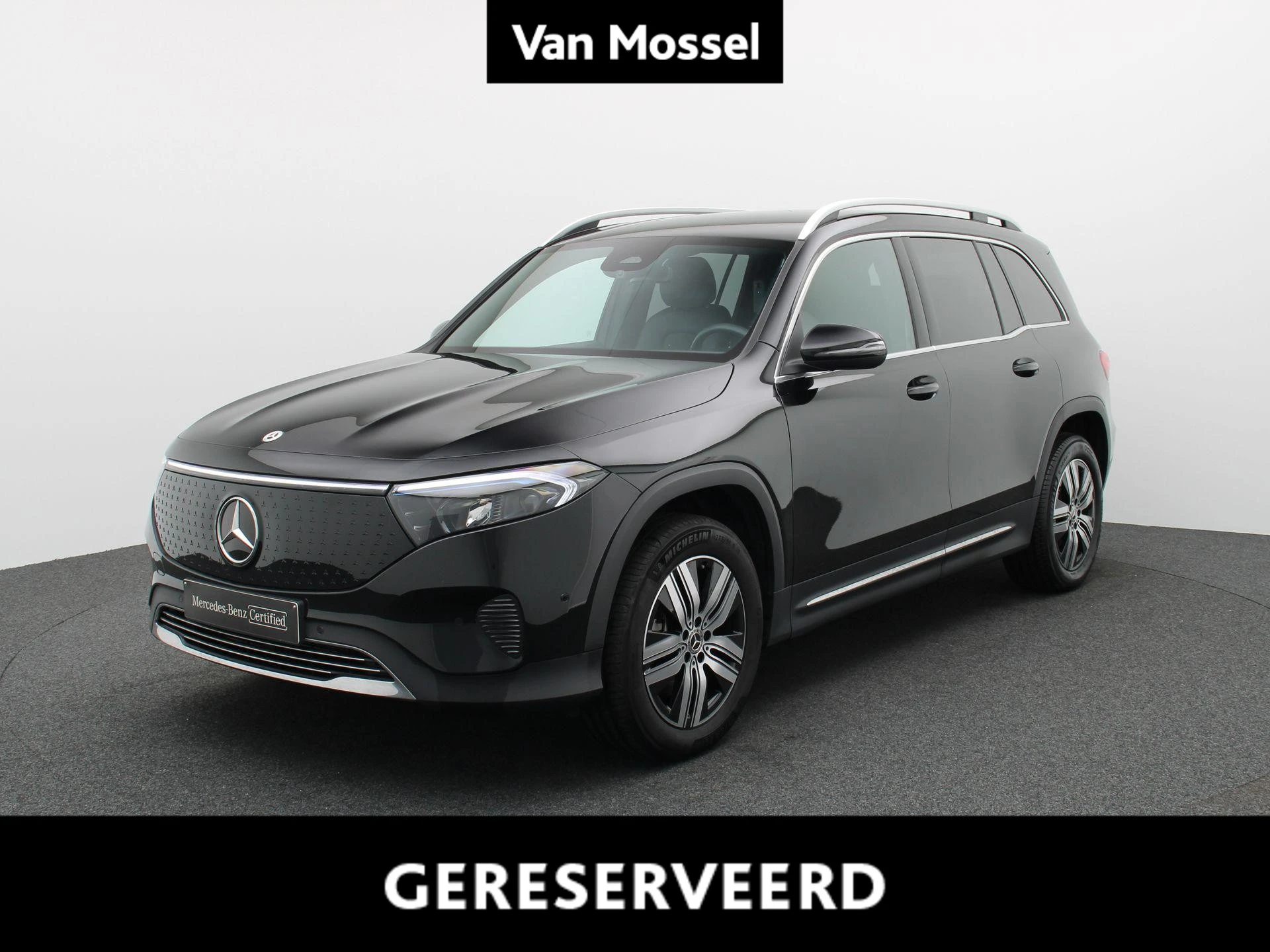 Mercedes-Benz-EQB-image-0