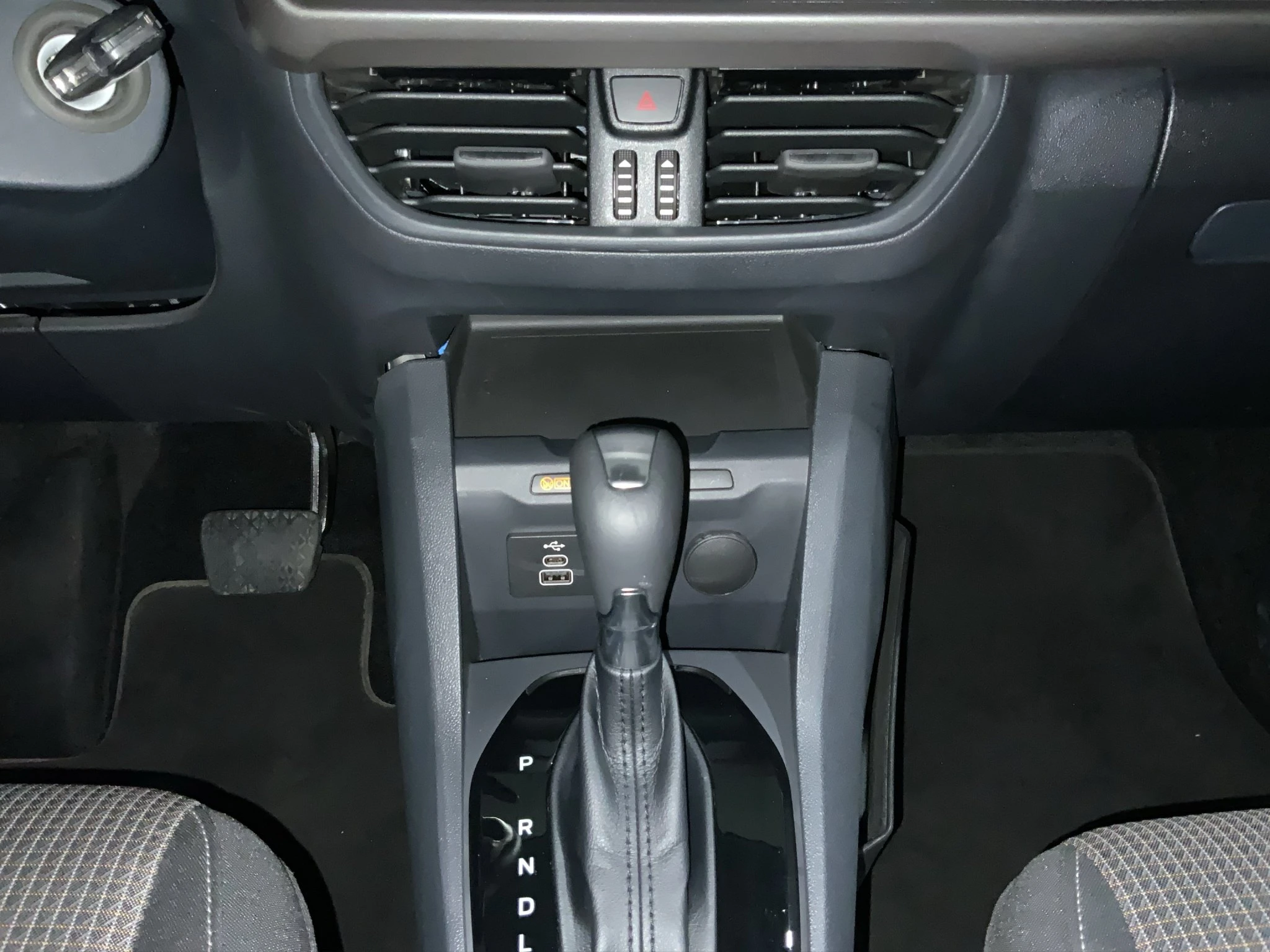 Ford-Tourneo Courier-image-13