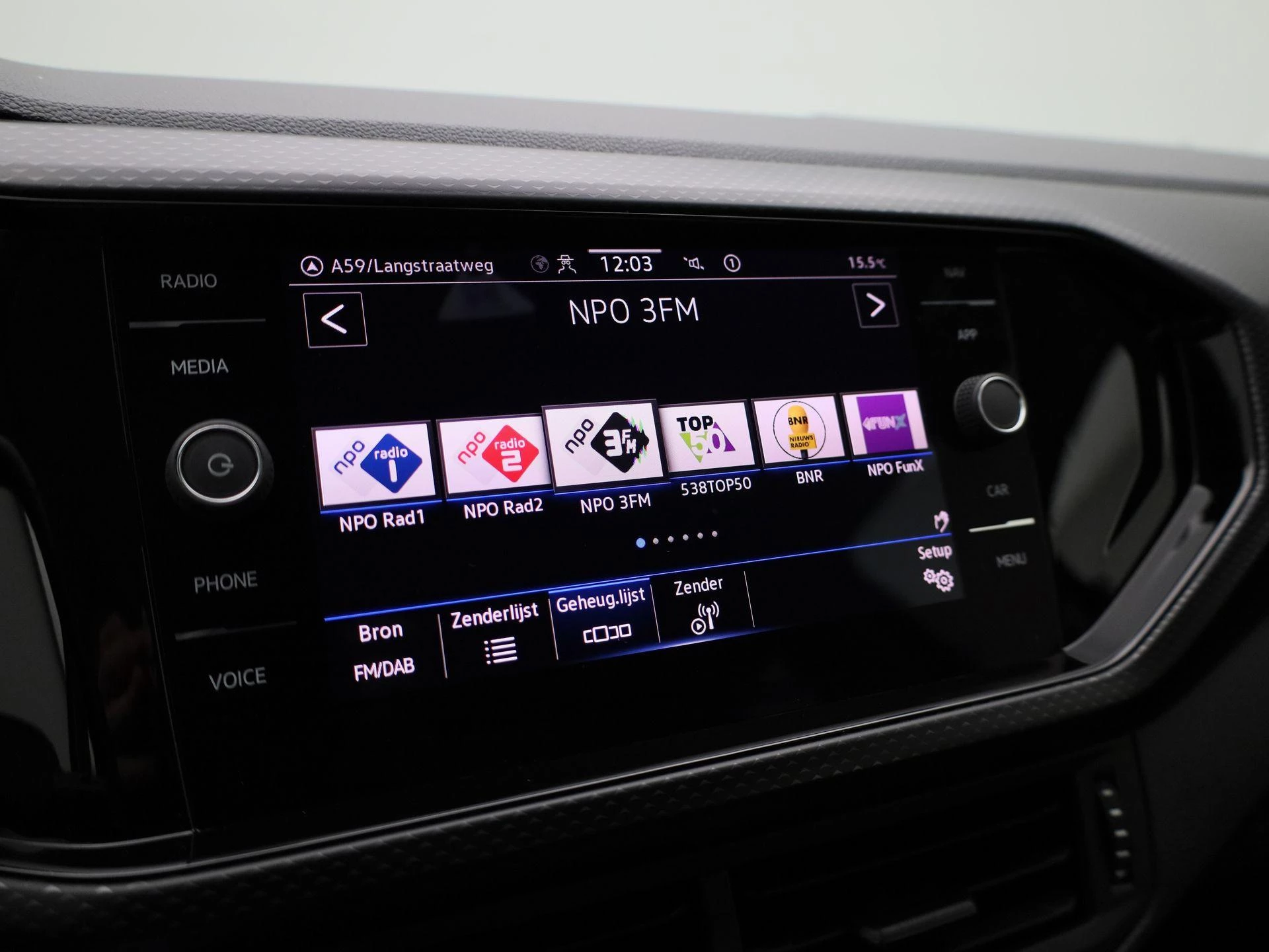 Volkswagen-T-Cross-image-16