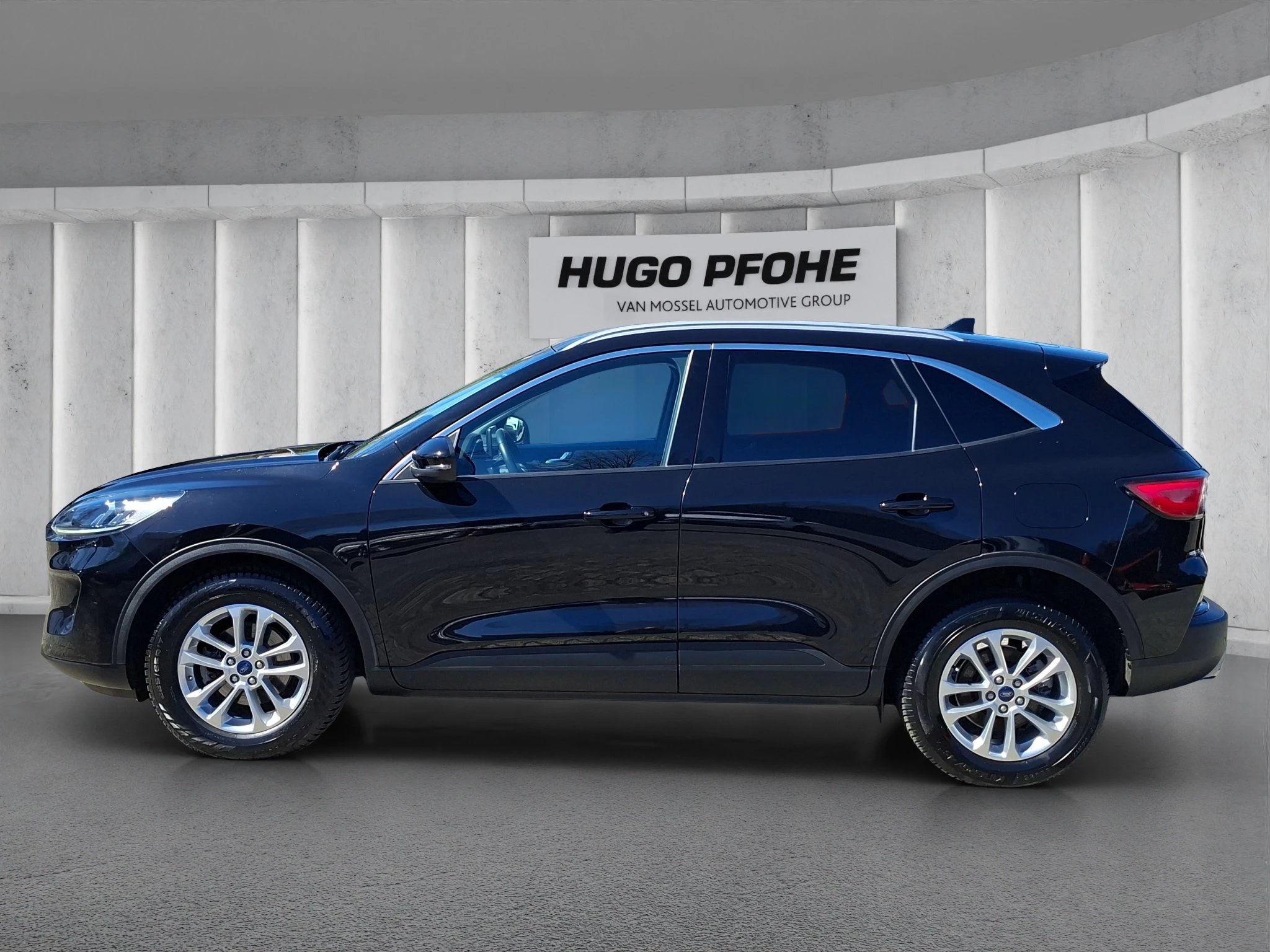 Ford Kuga Titanium 1.5 EB LED | GJR | RFK | SHZ | PDC | LMF | Navi | BT