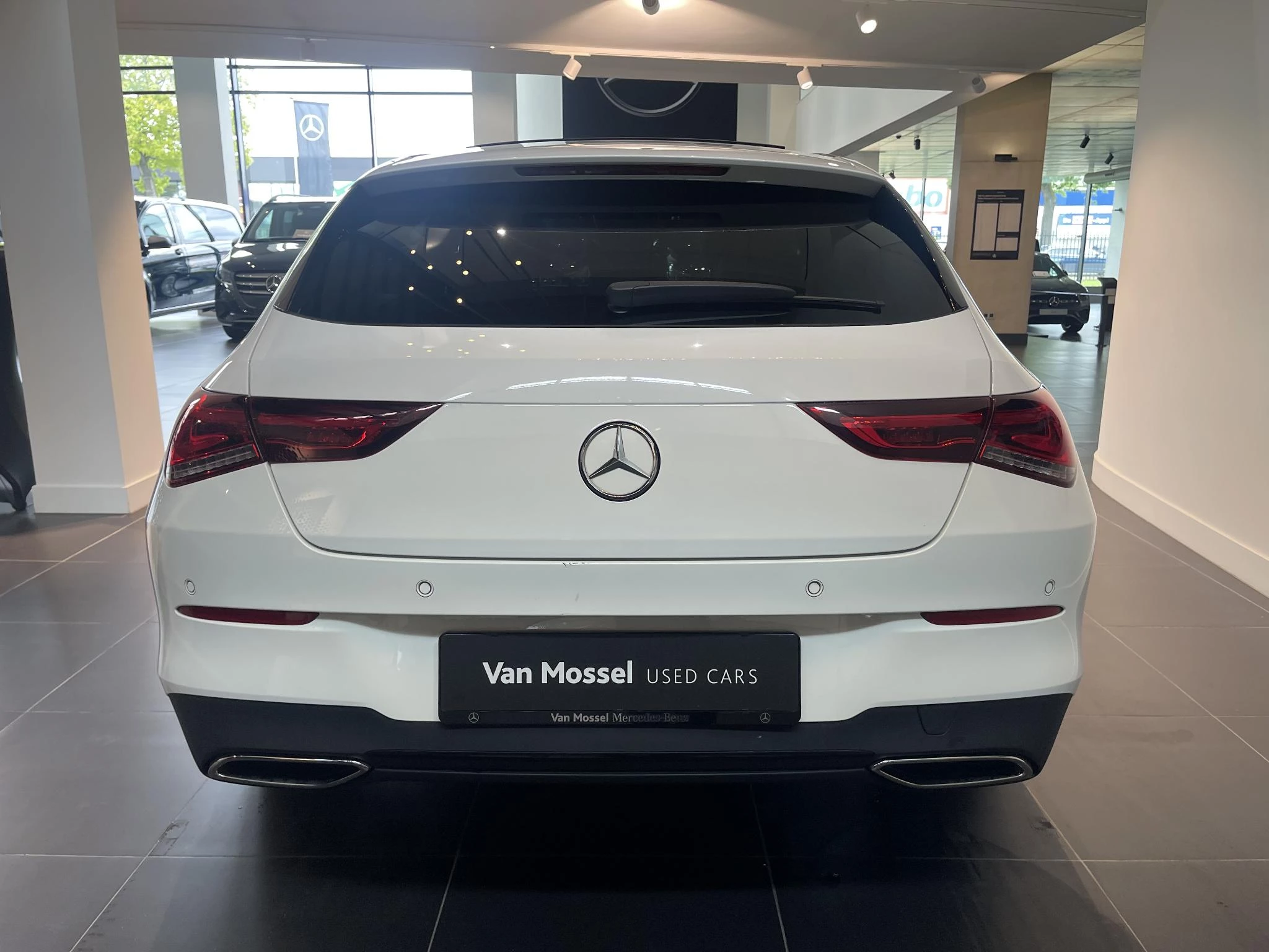 Mercedes-Benz-CLA-image-7