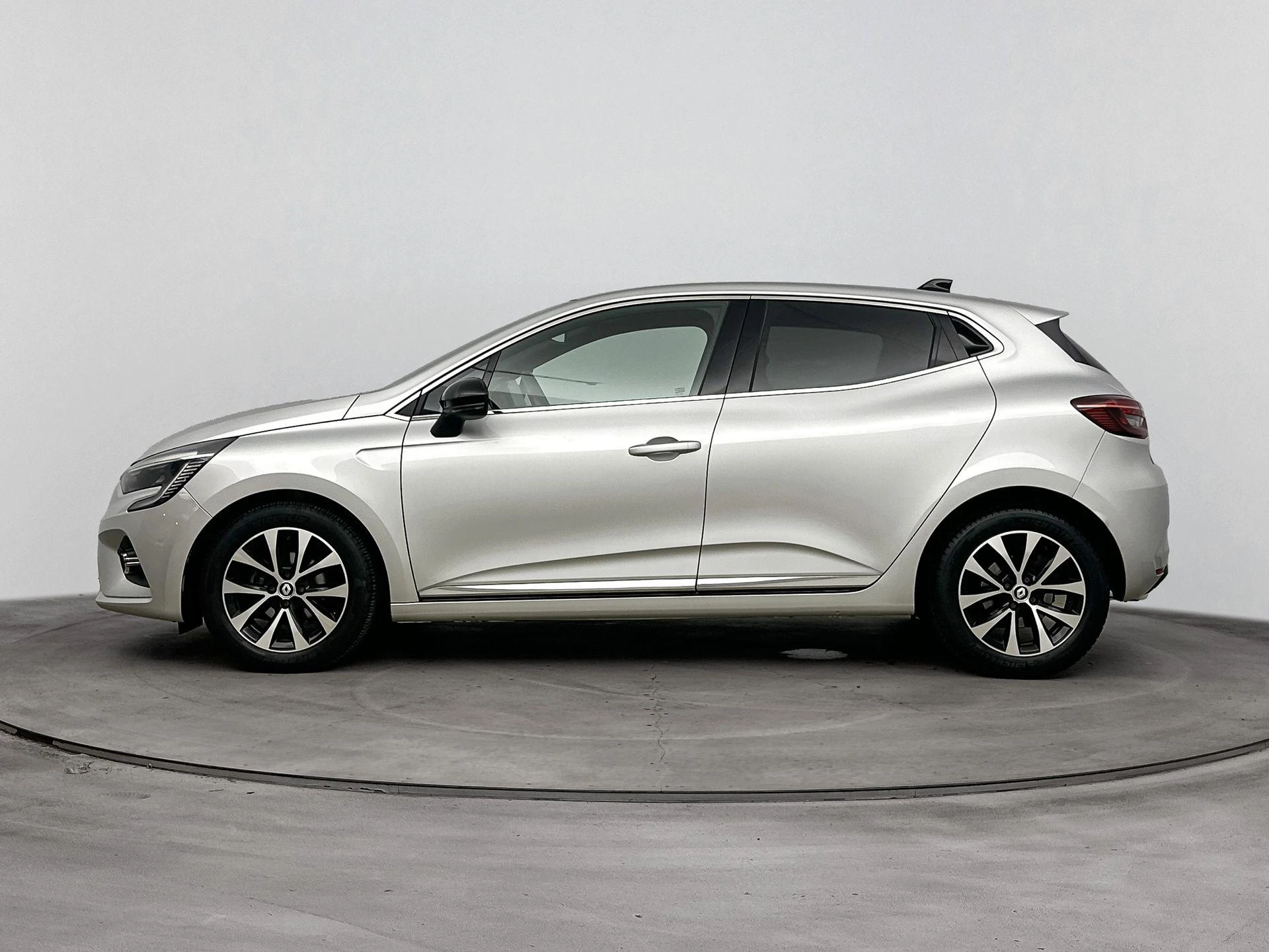 Renault-Clio-image-1
