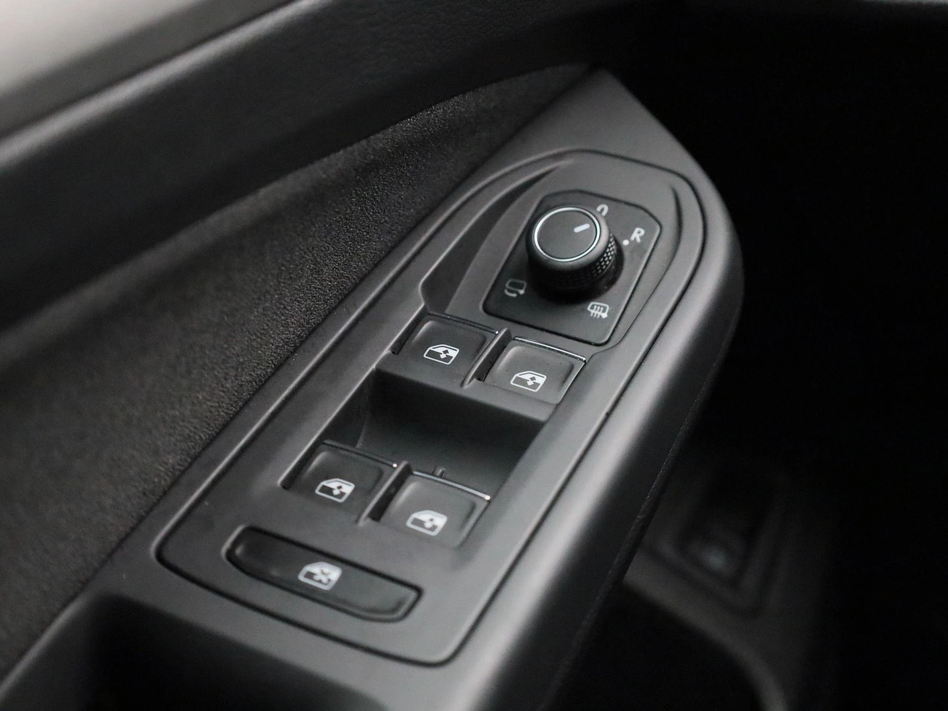 Volkswagen-Golf-image-30