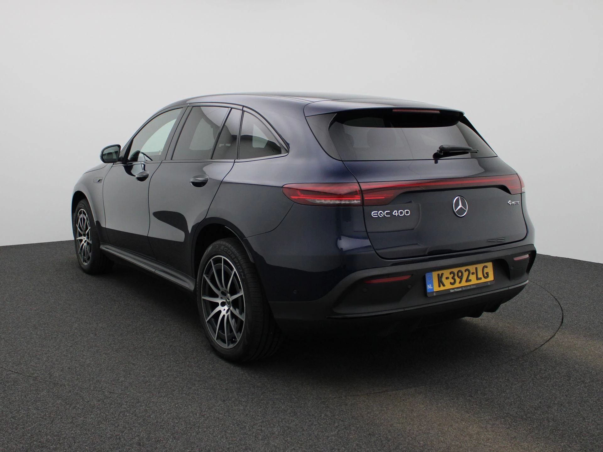 Mercedes-Benz-EQC-image-1