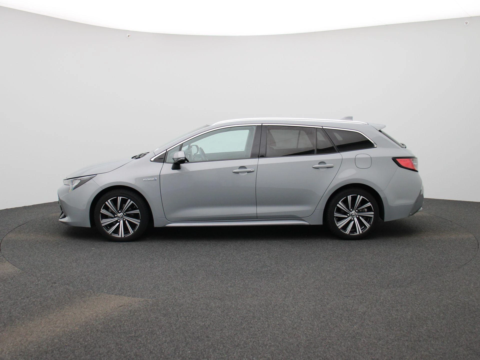 Toyota-Corolla Touring Sports-image-3