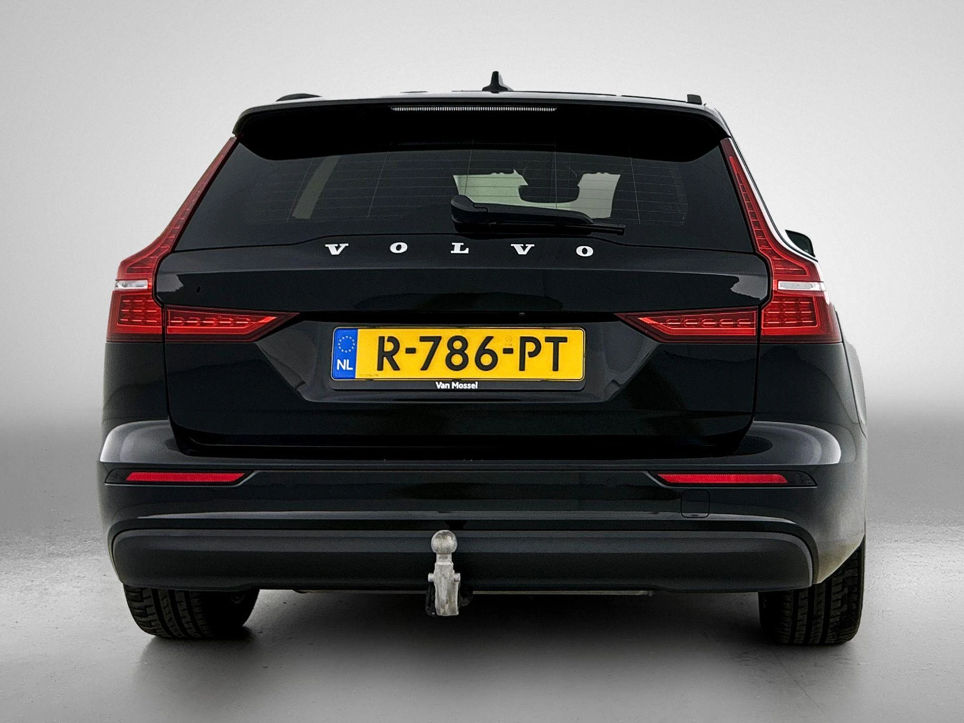 Volvo-V60-image-2
