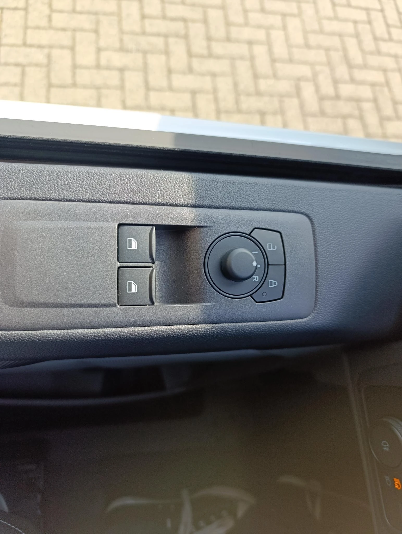 Ford-E-Transit-image-13