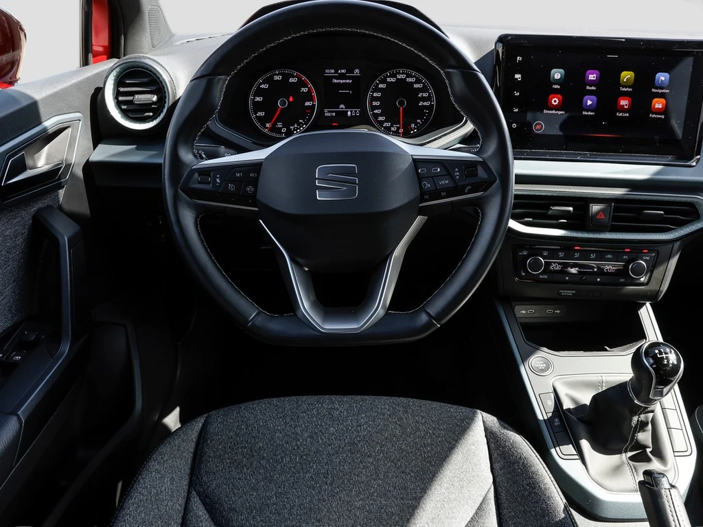SEAT-Arona-image-11