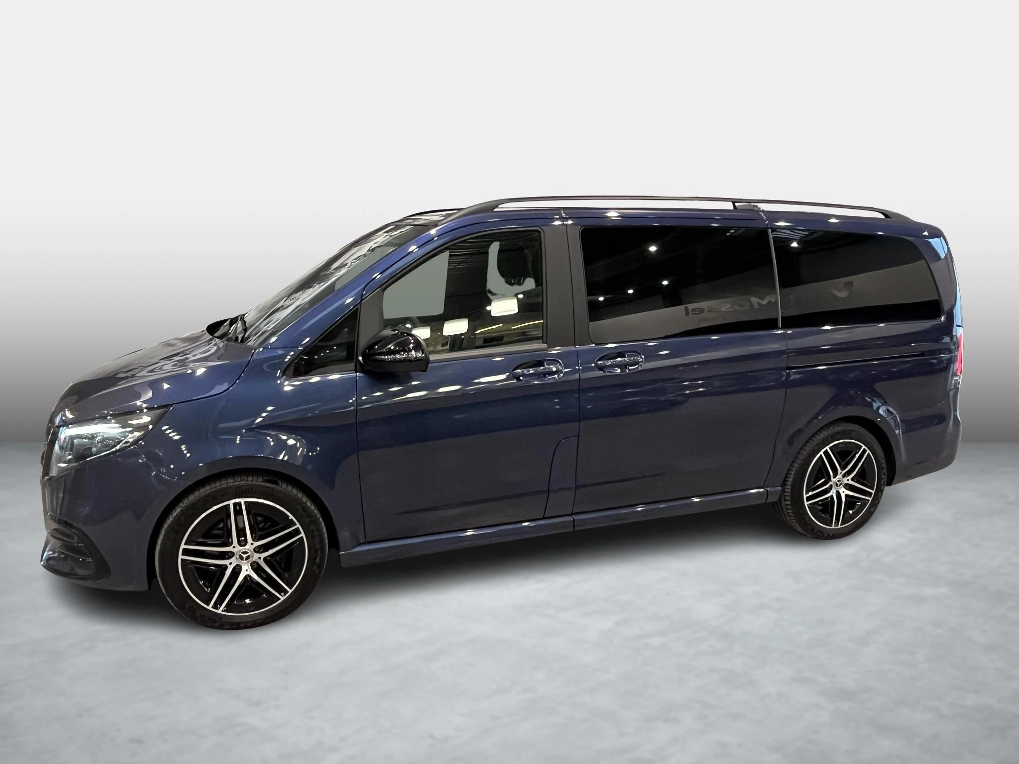 Mercedes-Benz-Classe V-image-2