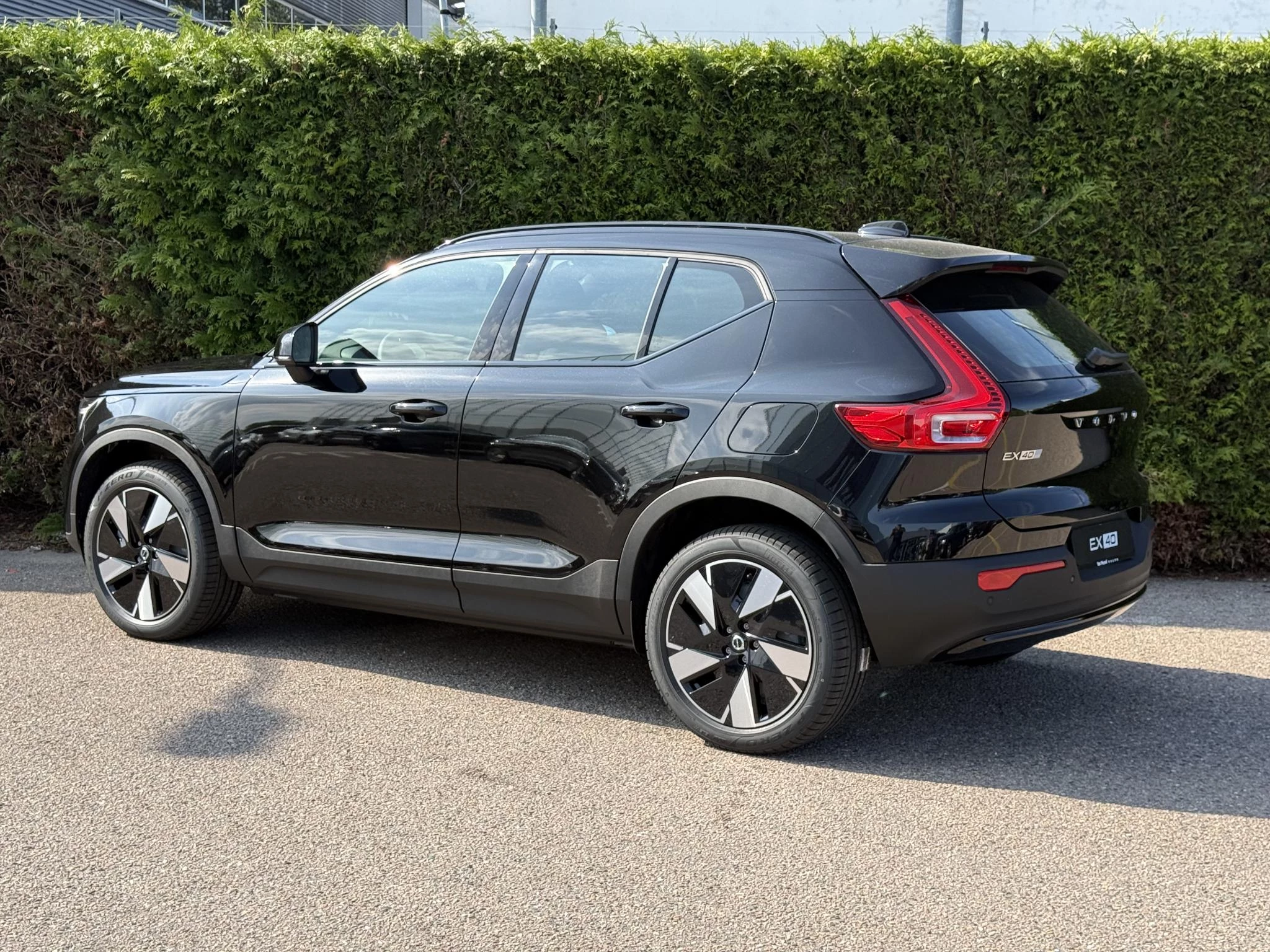 Volvo-EX40-image-3