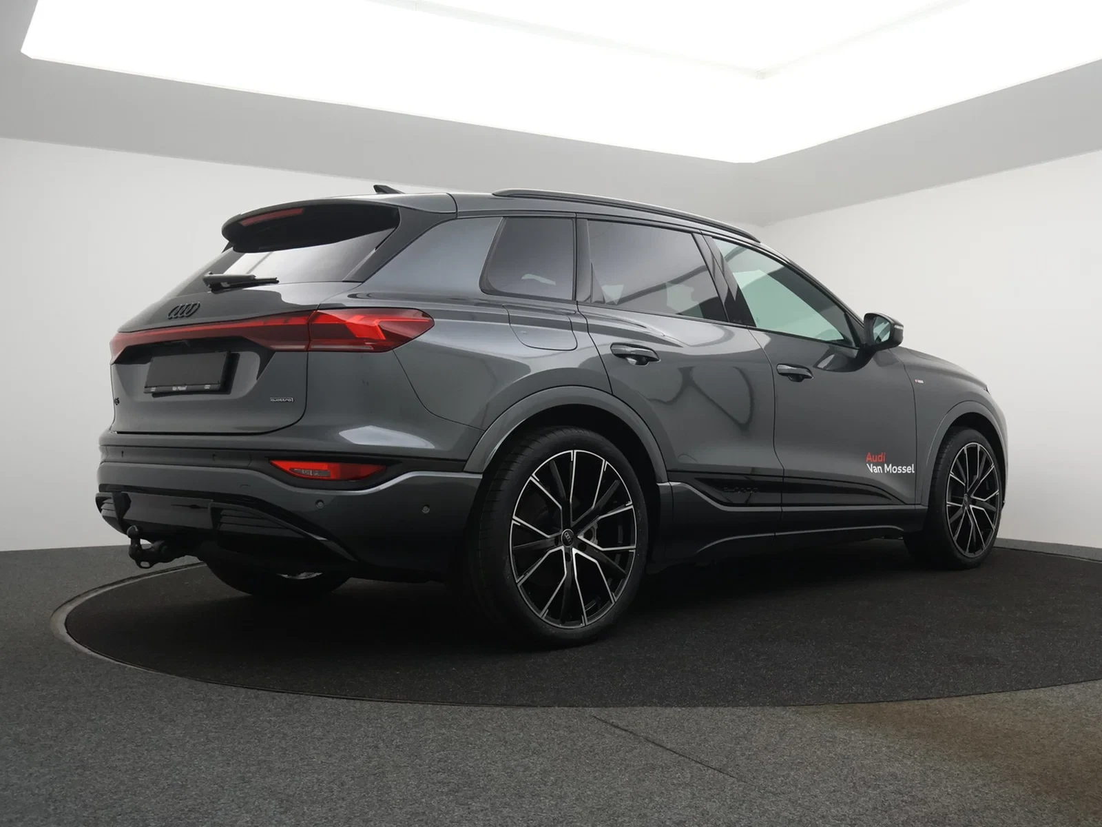Audi Q6 e-tron Audi Q6 SUV S line e-tron quattro 387pk DEMO