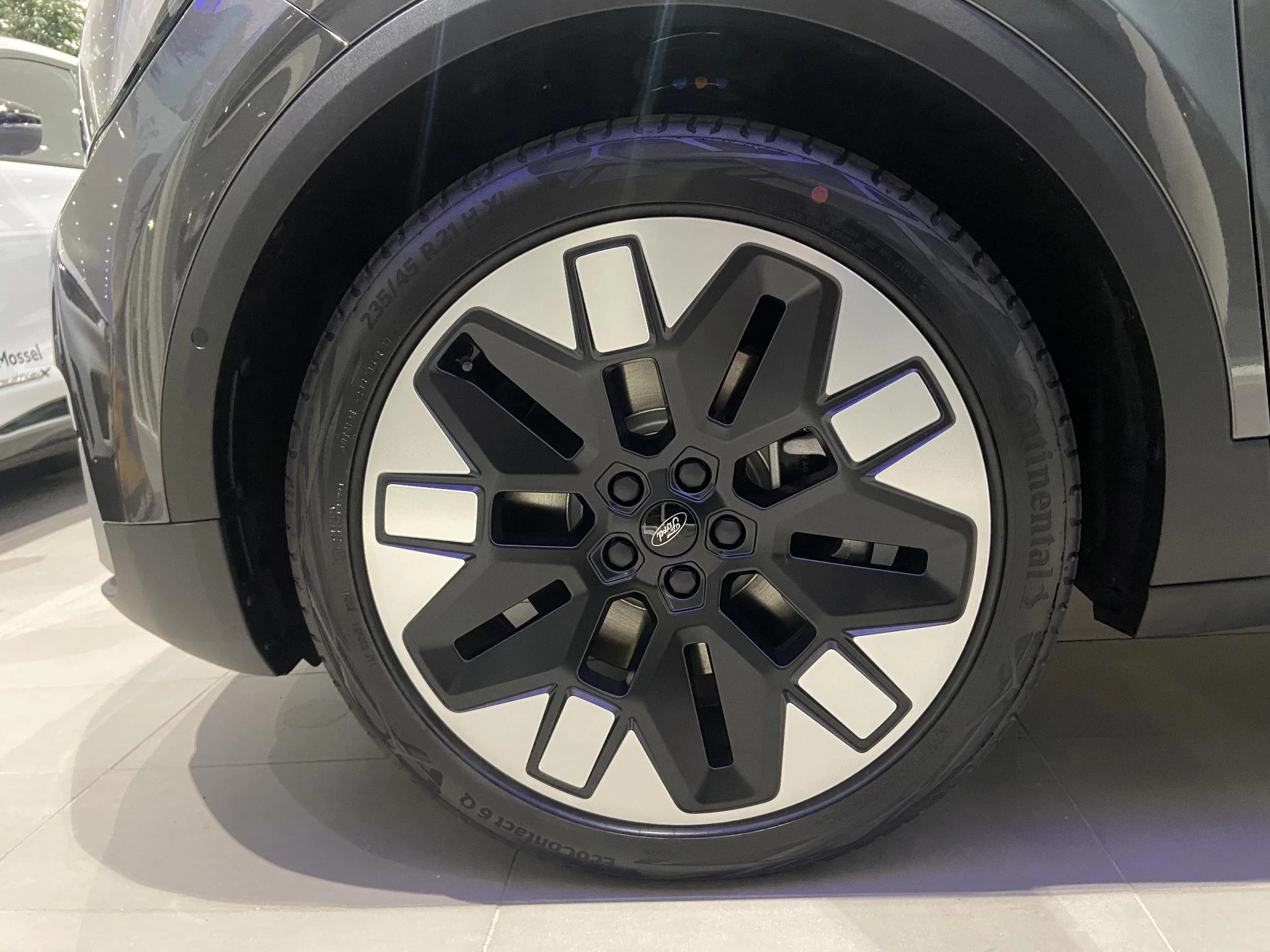 Ford-Explorer-image-1