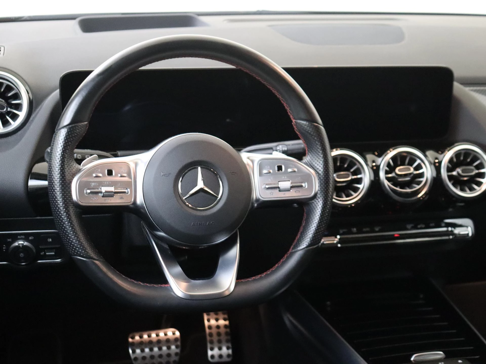 Mercedes-Benz-B-Klasse-image-8