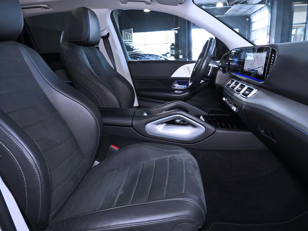 Mercedes-Benz-GLE 300 d-image-11