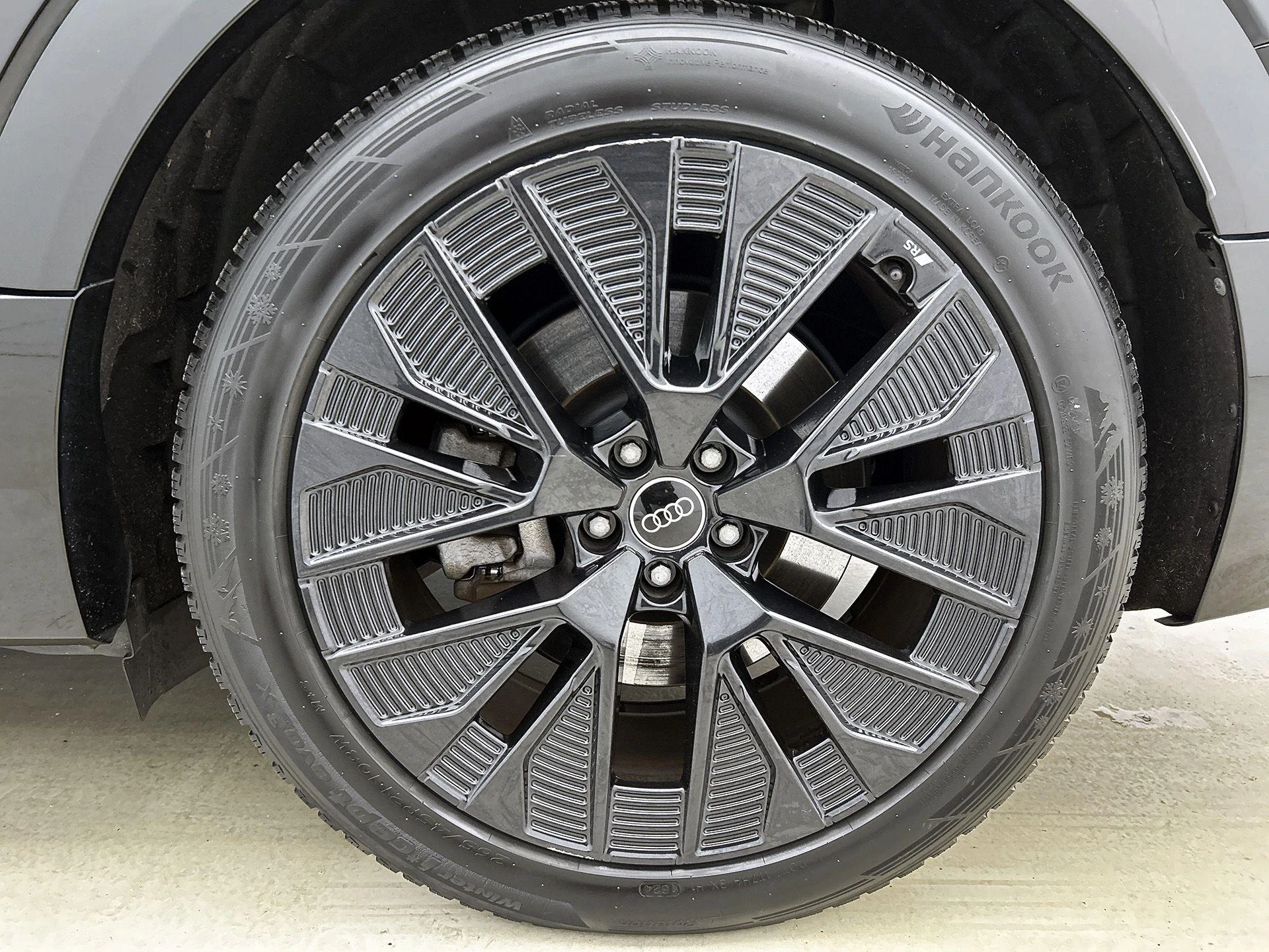 Audi-Q8 Sportback e-tron-image-34