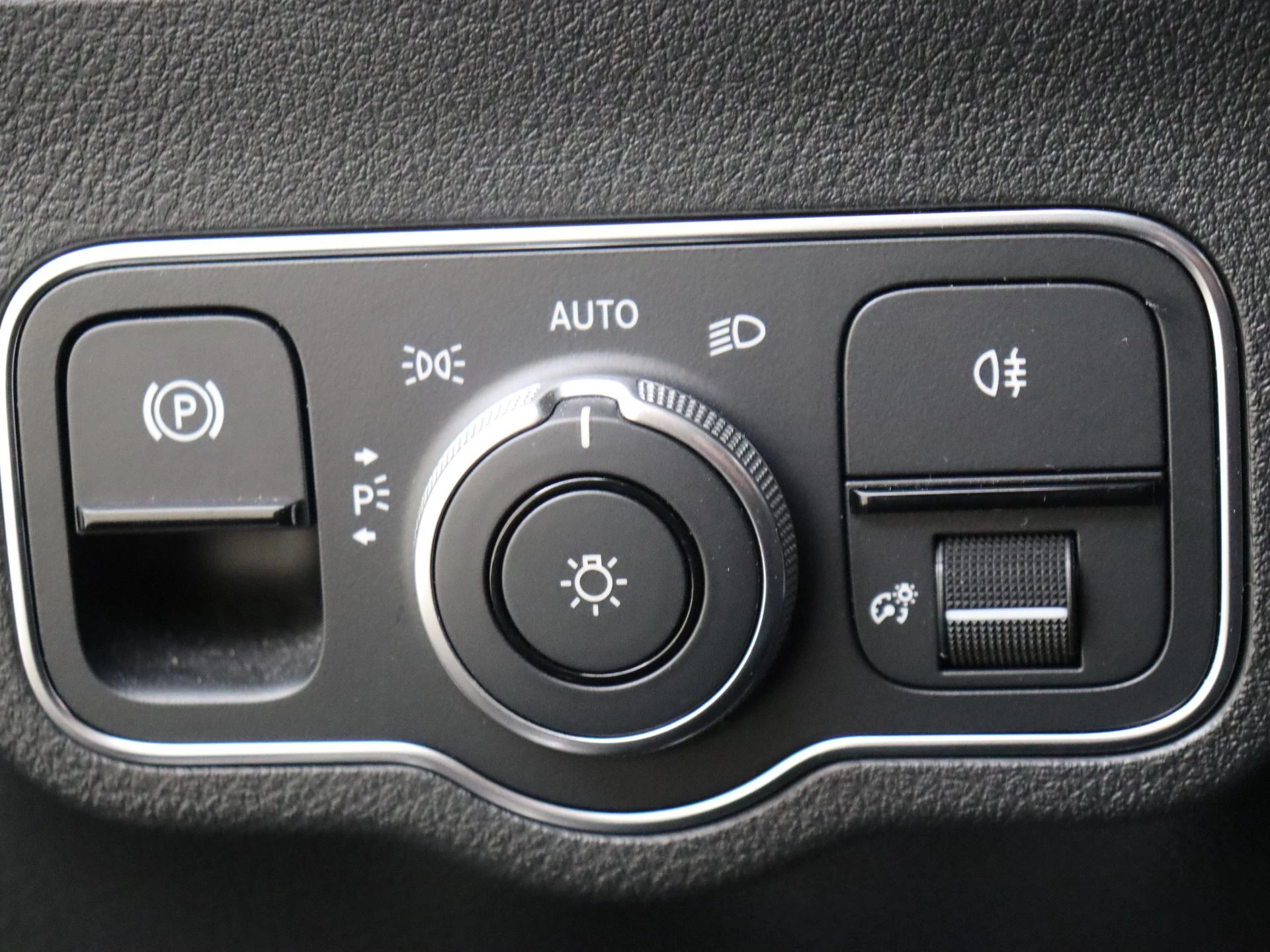 Mercedes-Benz-B-Klasse-image-24