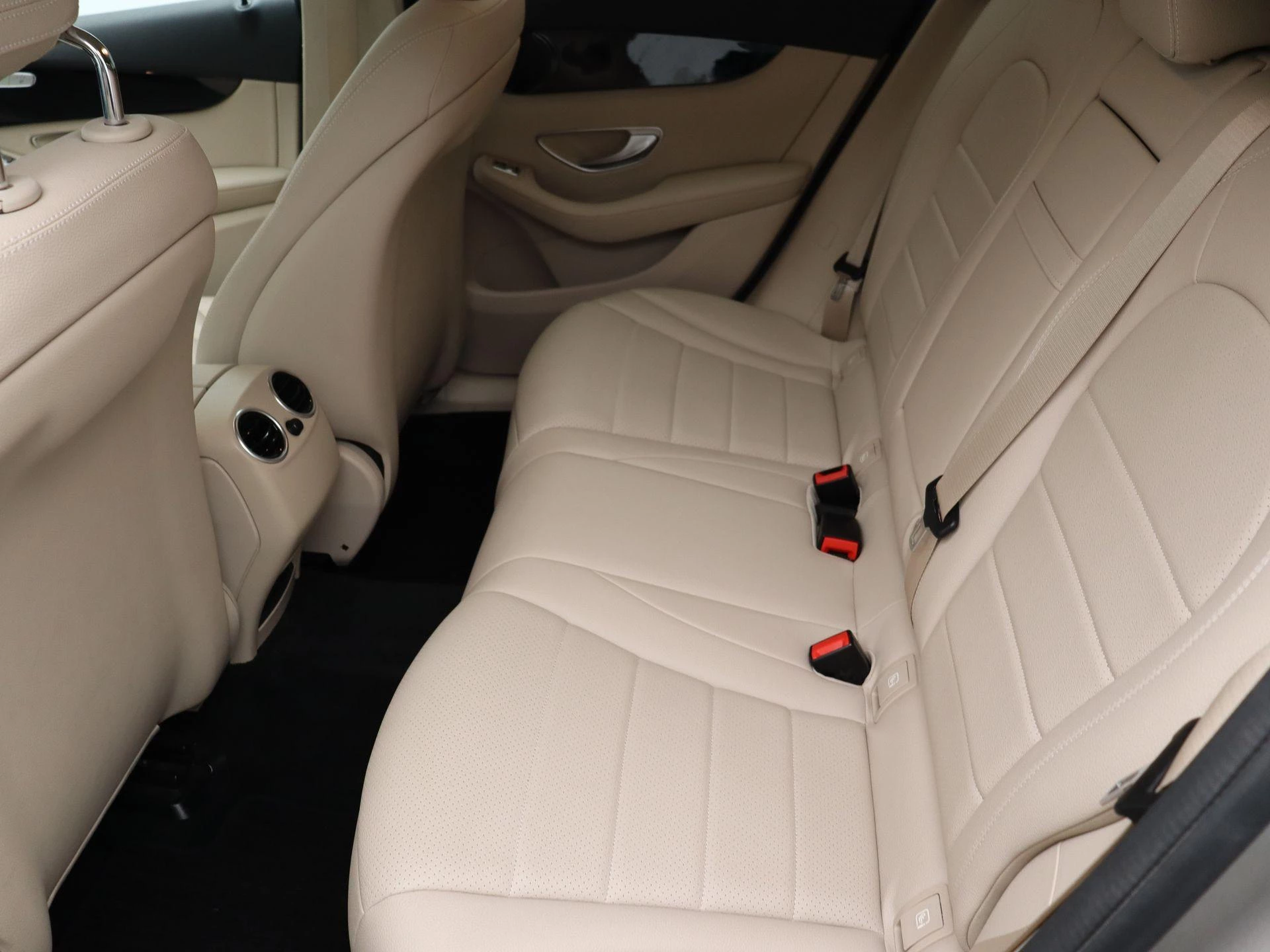 Mercedes-Benz GLC 250 4MATIC + LEDER + LED + TREKHAAK +