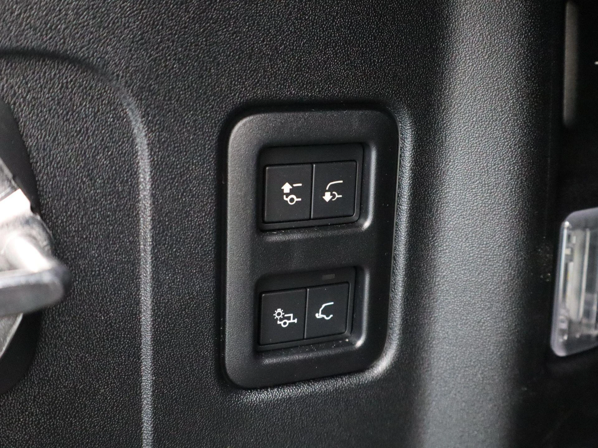 Land Rover Defender 110 2.0 P300e 110 X-Dynamic HSE