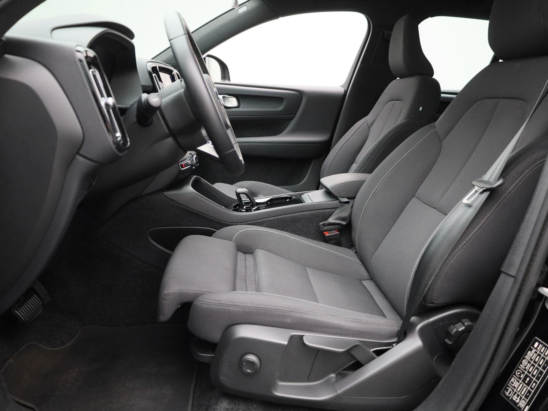 Volvo-XC40-image-10