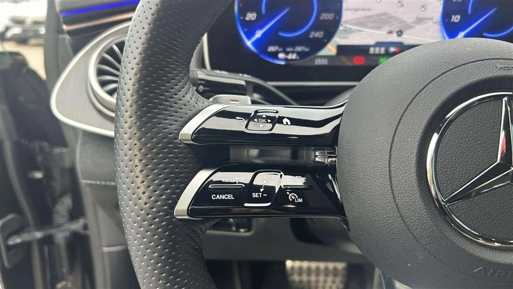 Mercedes-Benz-EQE-image-11