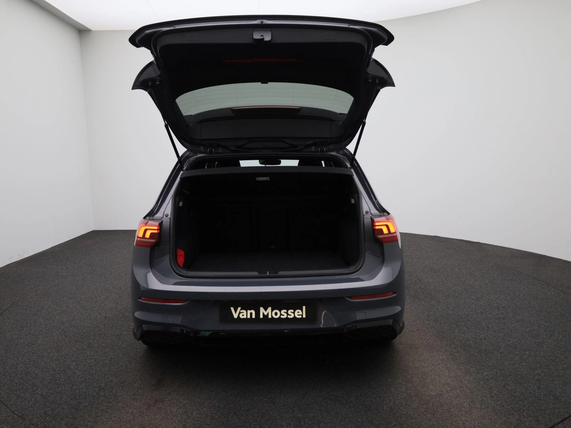 Volkswagen Golf 1.5 eTSI R-Line Edition