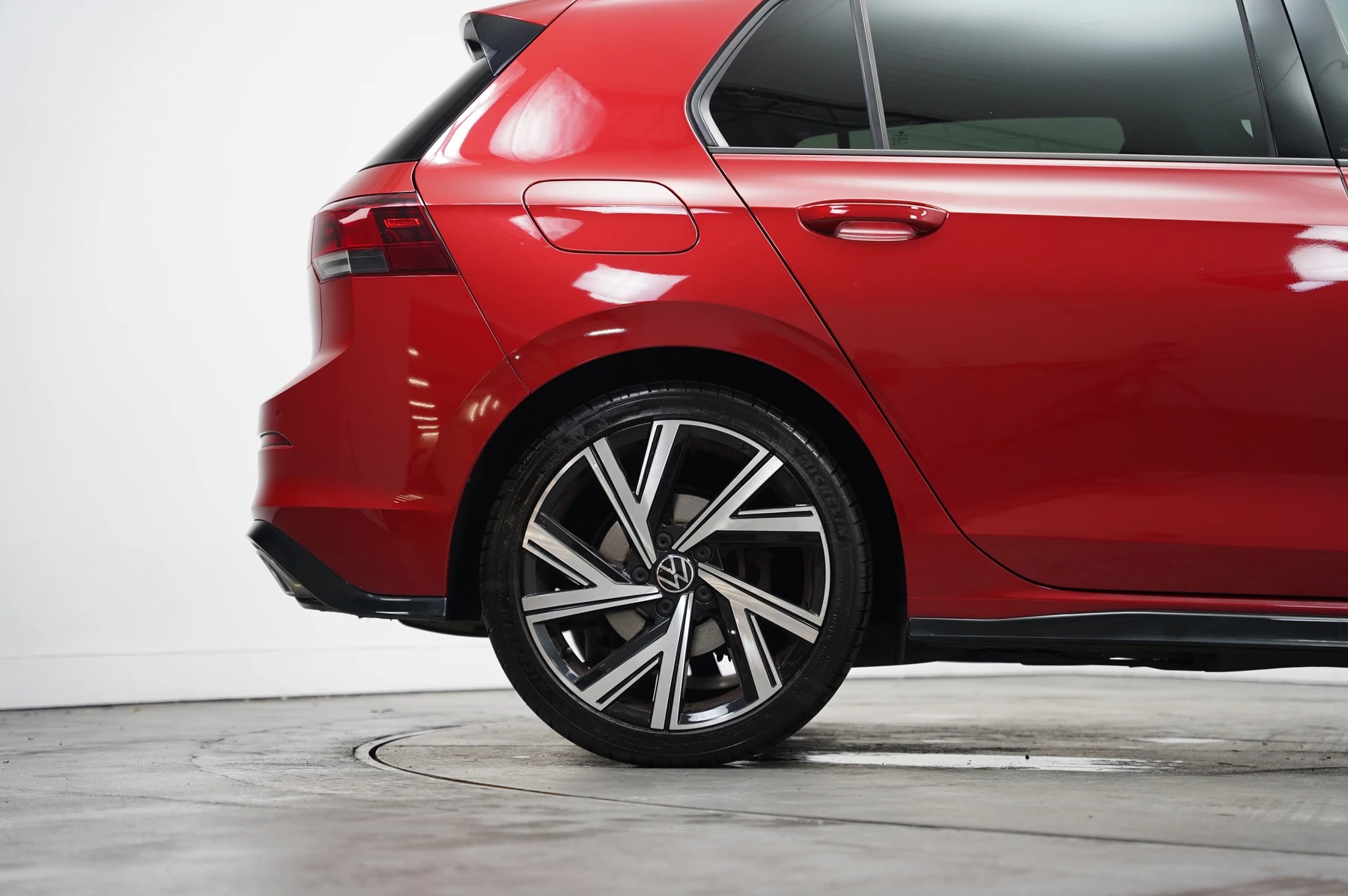 Volkswagen-Golf-image-27