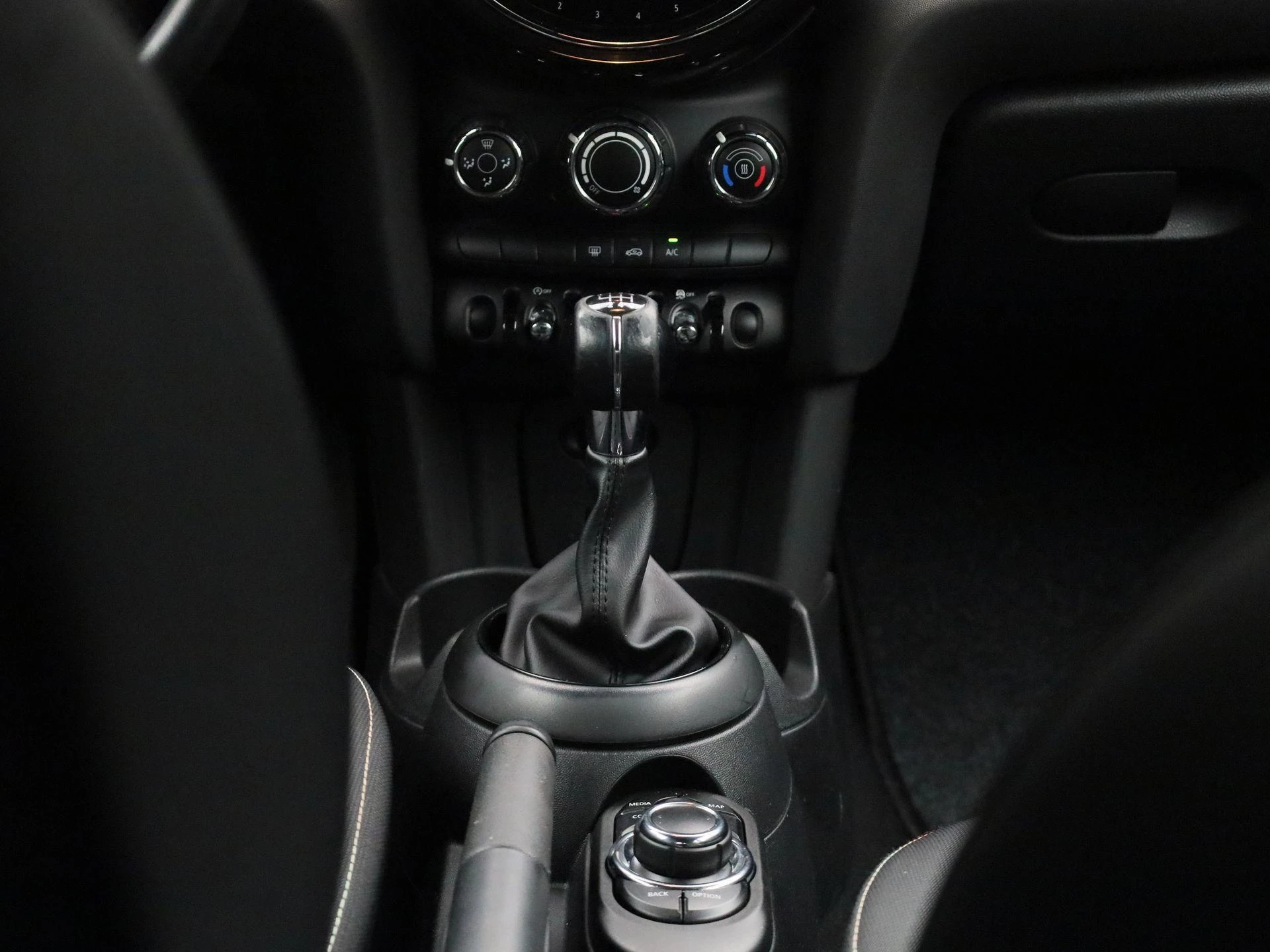 MINI-Cooper-image-9